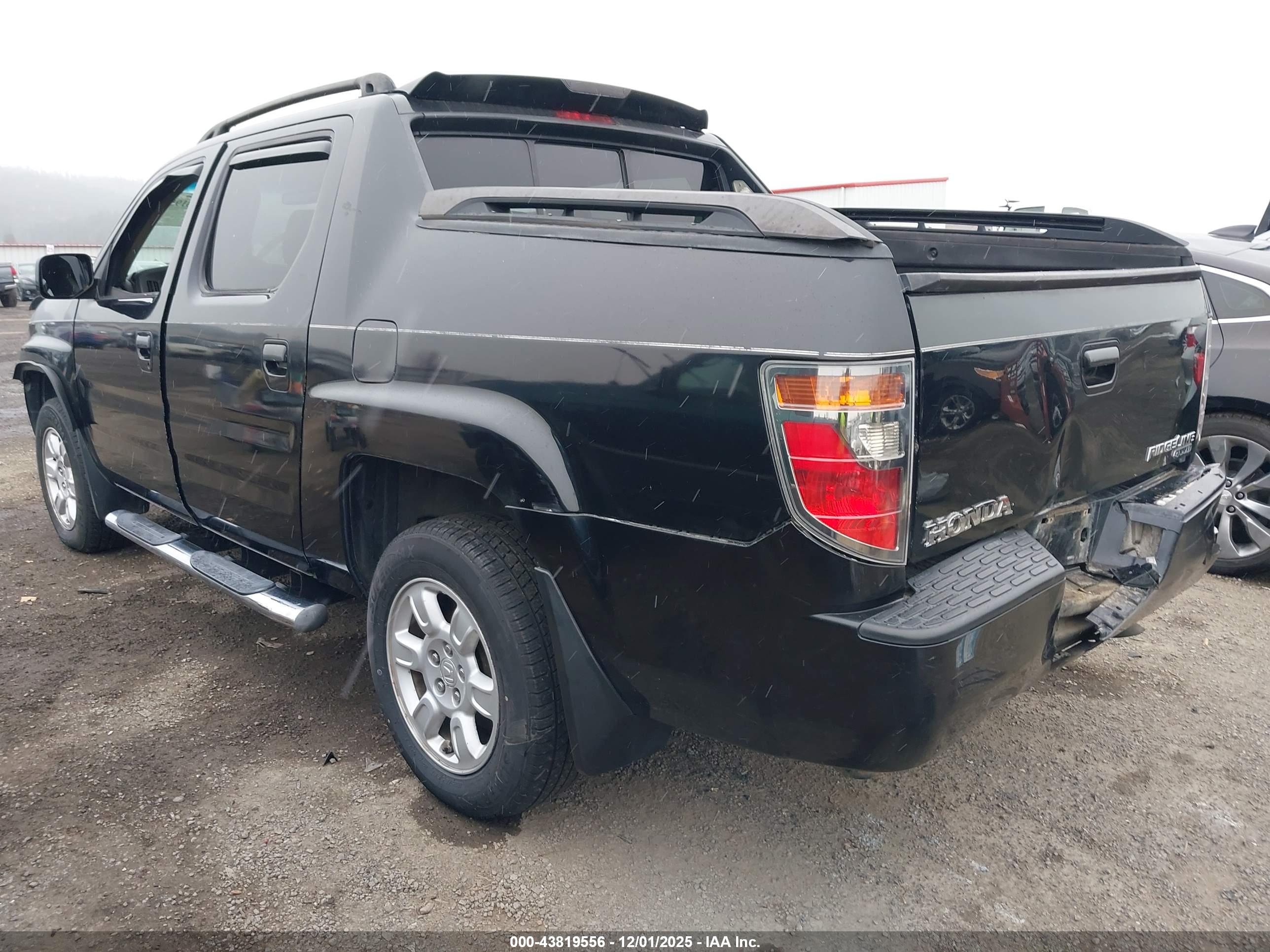 HONDA RIDGELINE image 3