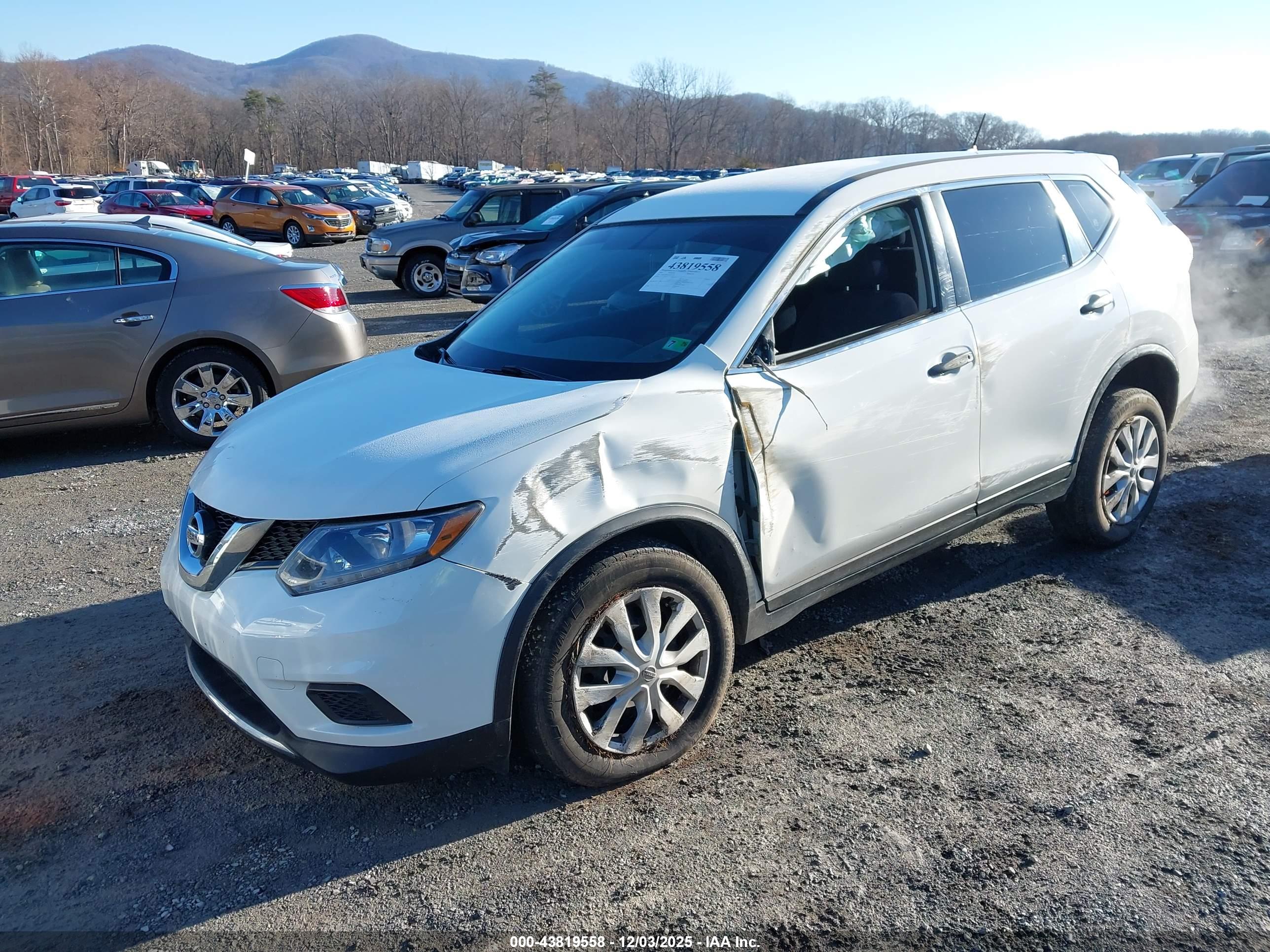 NISSAN ROGUE image 2