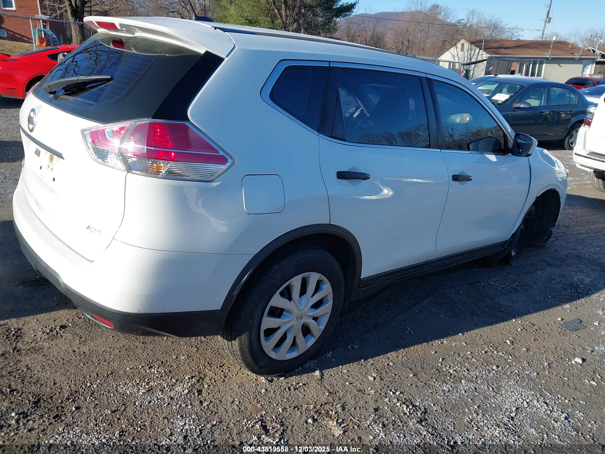 NISSAN ROGUE image 4