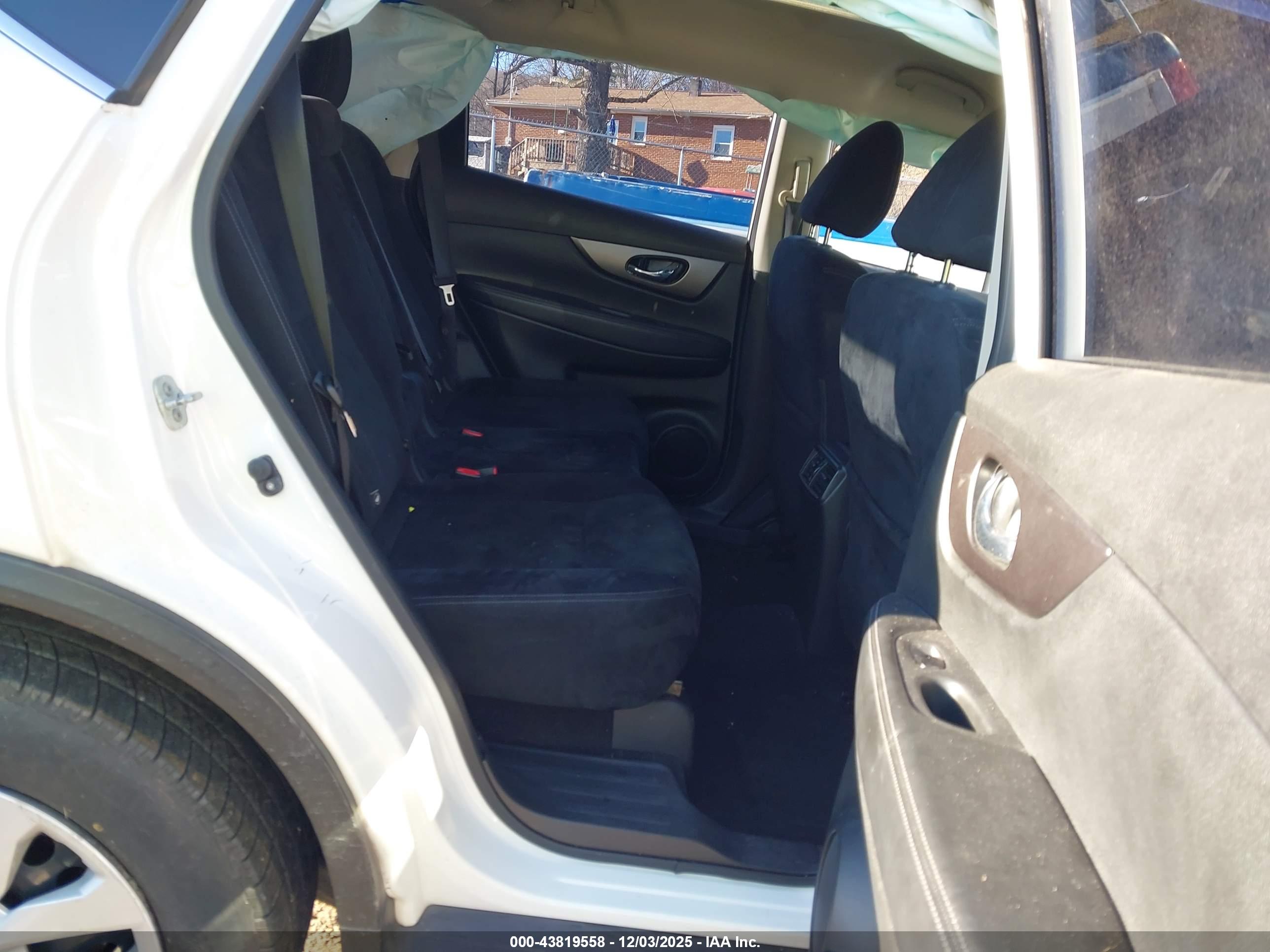 NISSAN ROGUE image 8