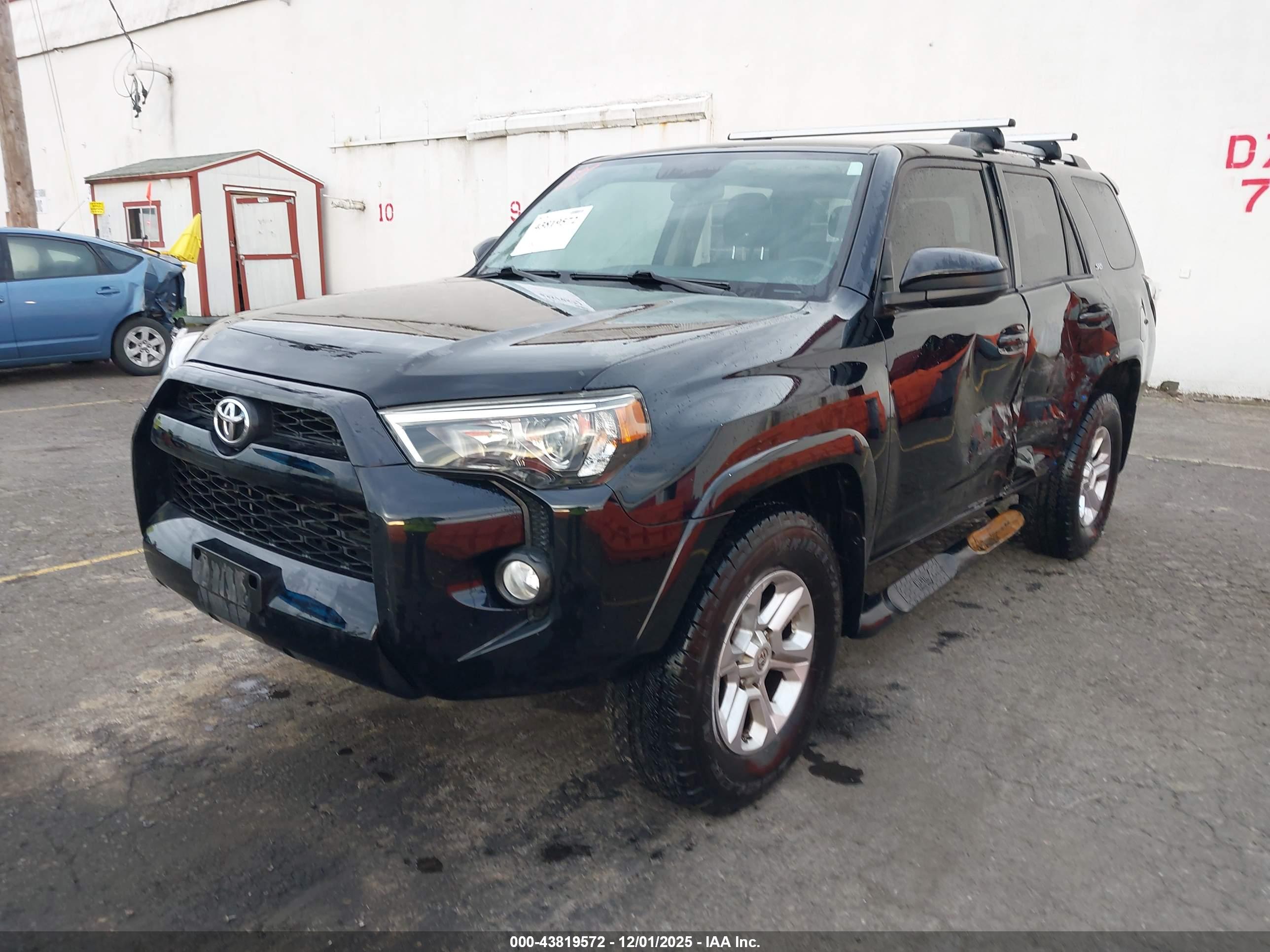 TOYOTA 4RUNNER image 2