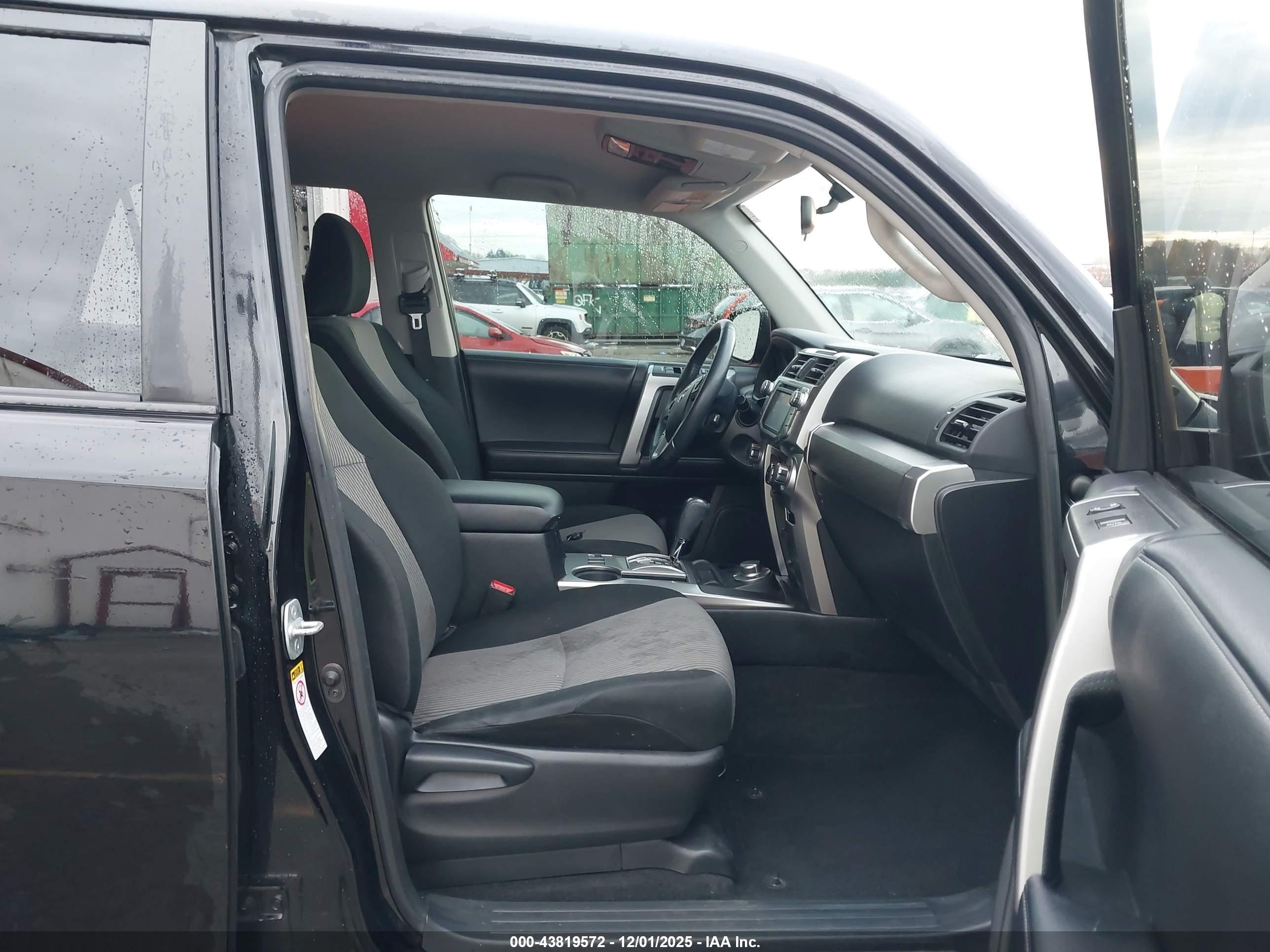 TOYOTA 4RUNNER image 5