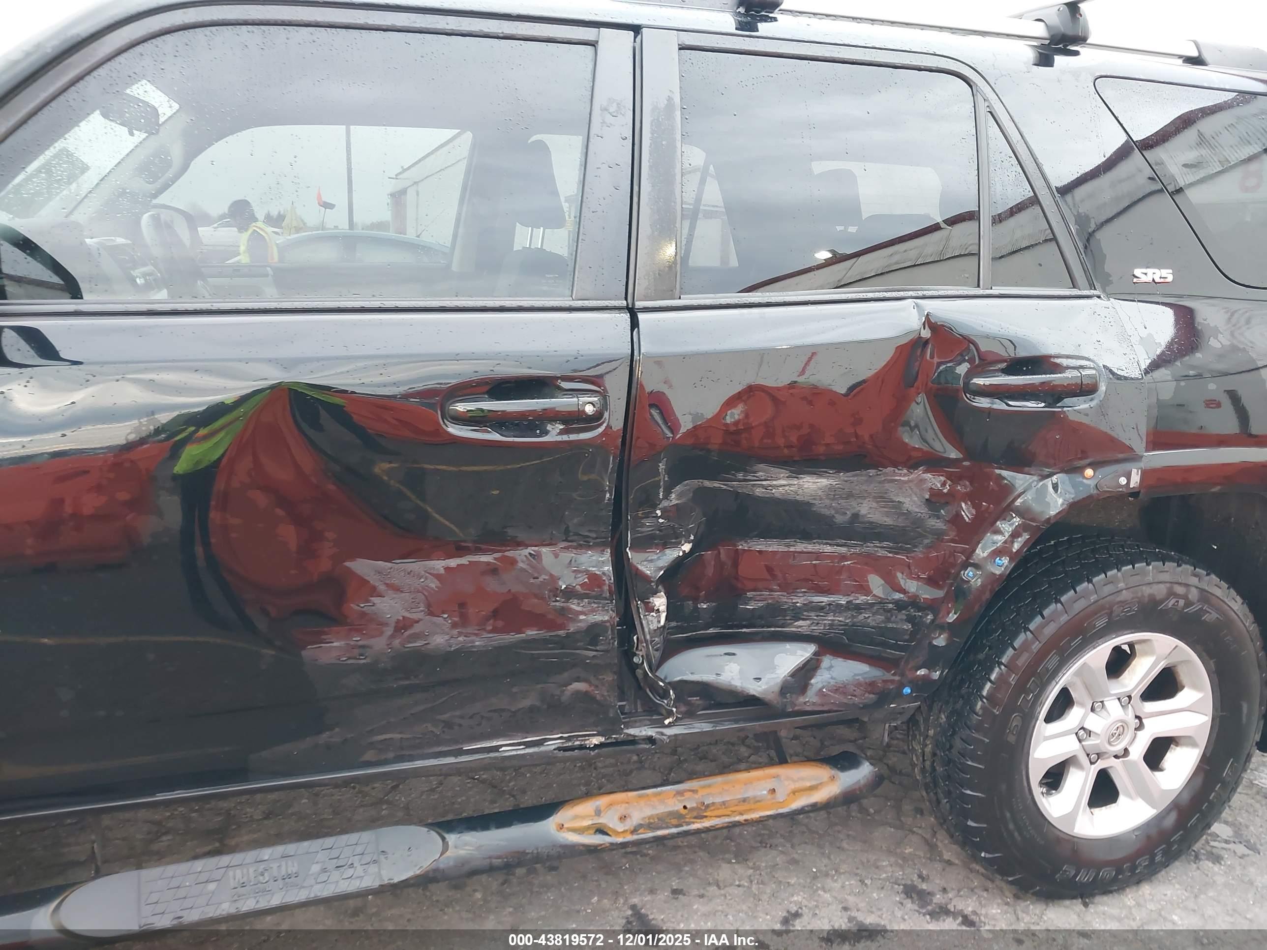 TOYOTA 4RUNNER image 6
