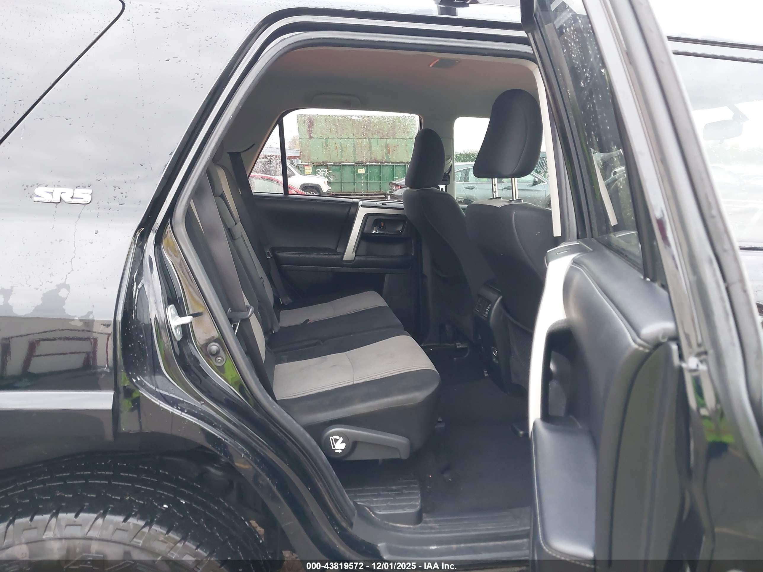 TOYOTA 4RUNNER image 8