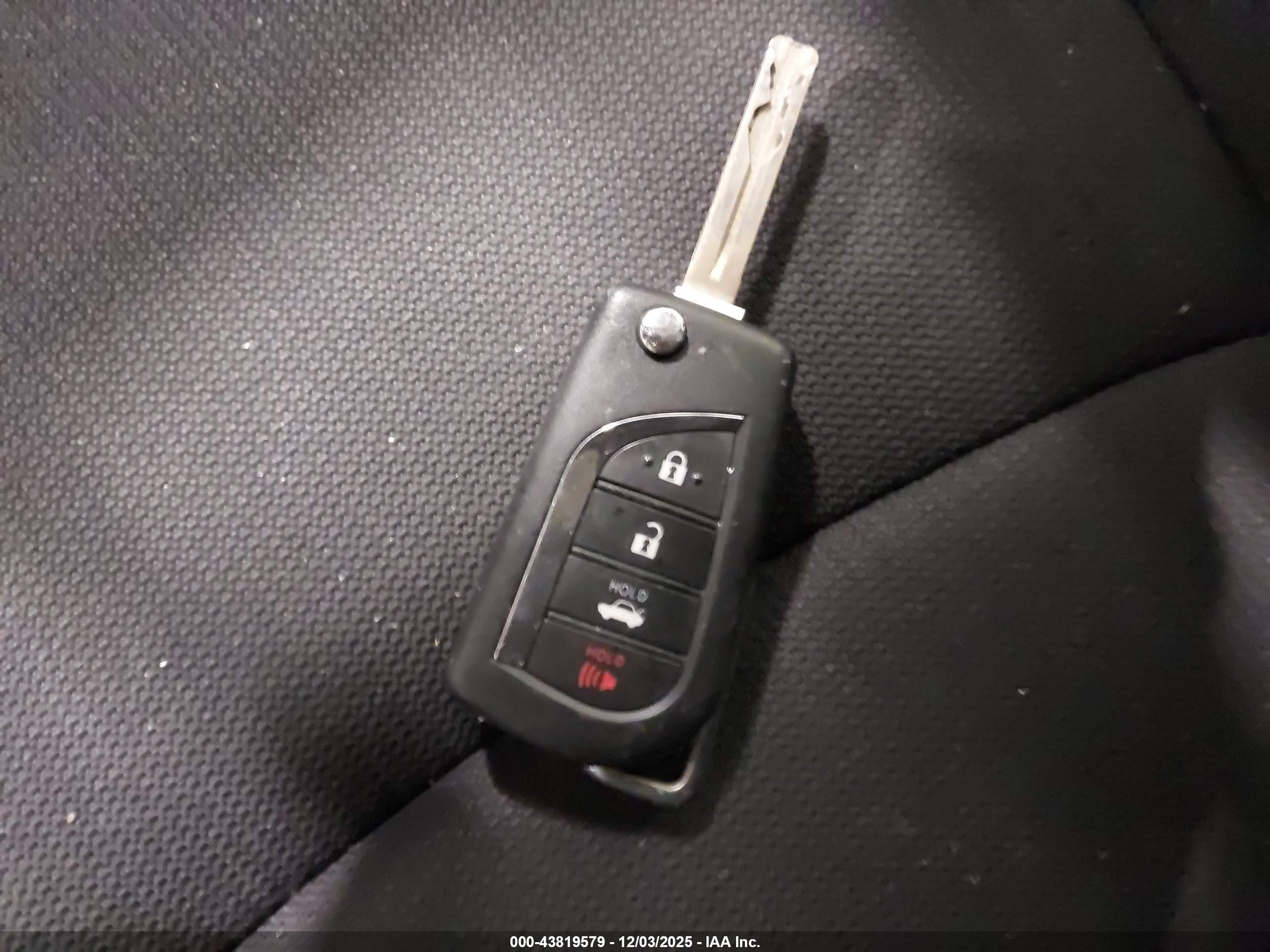 TOYOTA COROLLA image 11