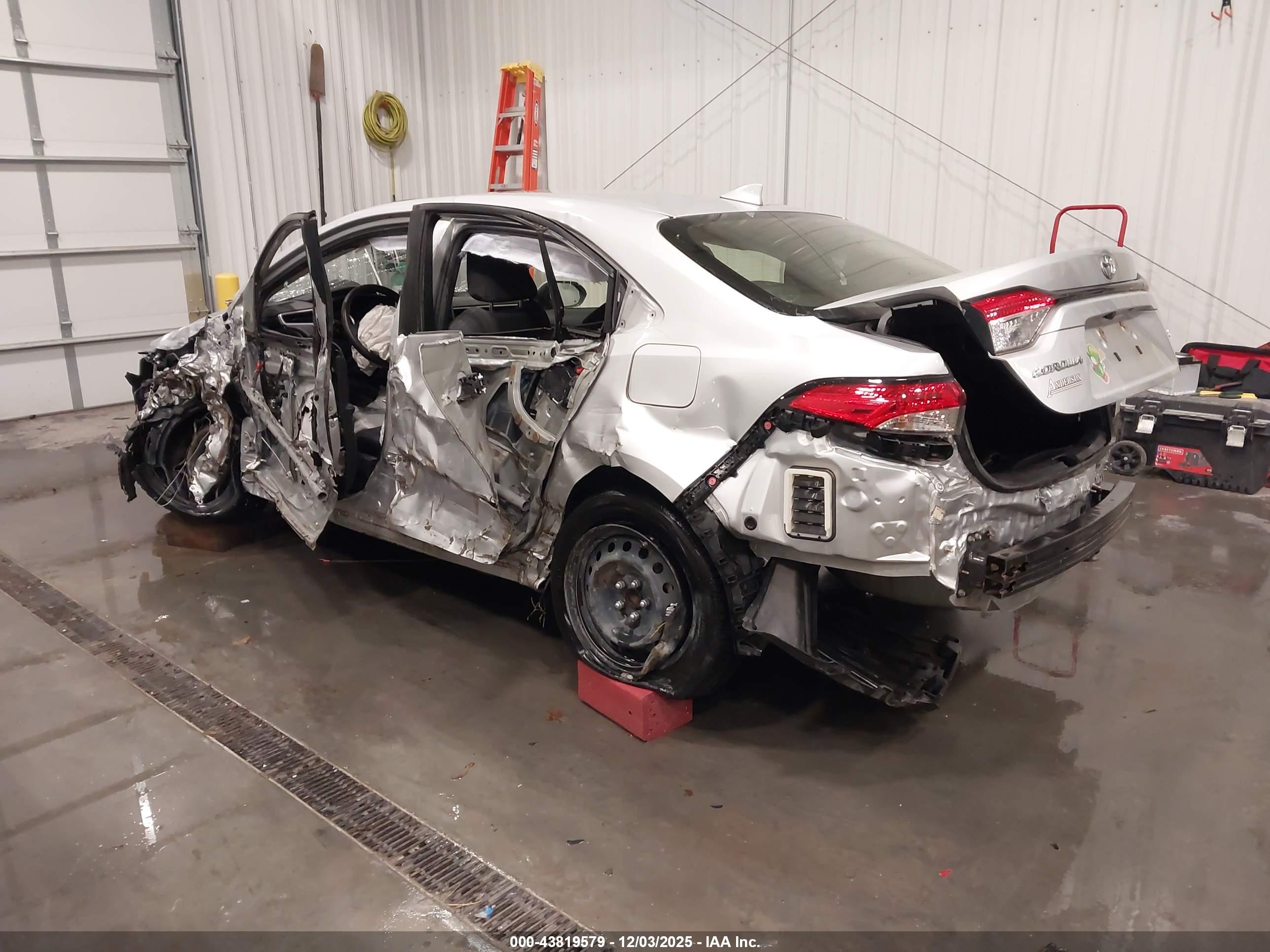 TOYOTA COROLLA image 3