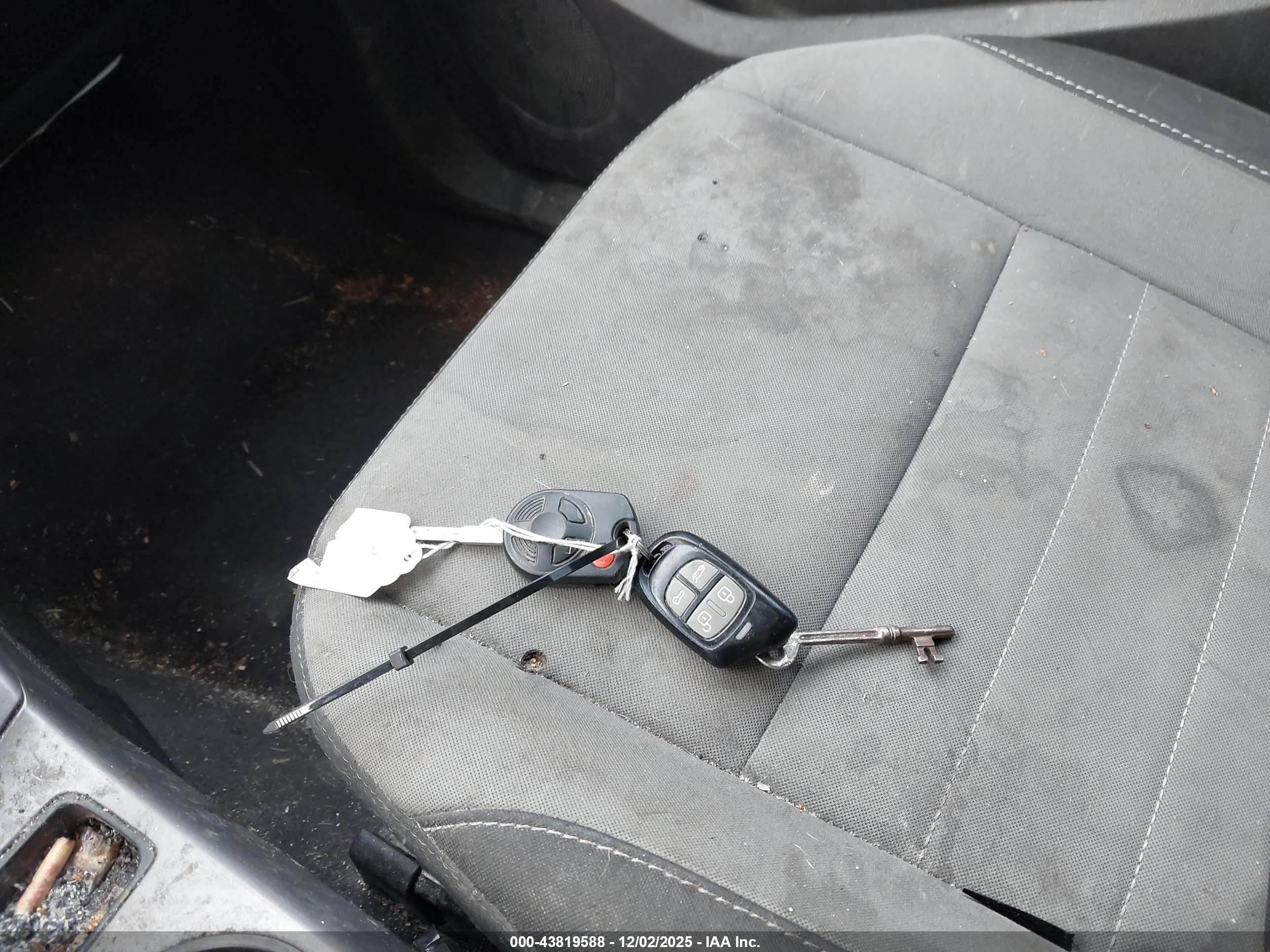 FORD ESCAPE image 11