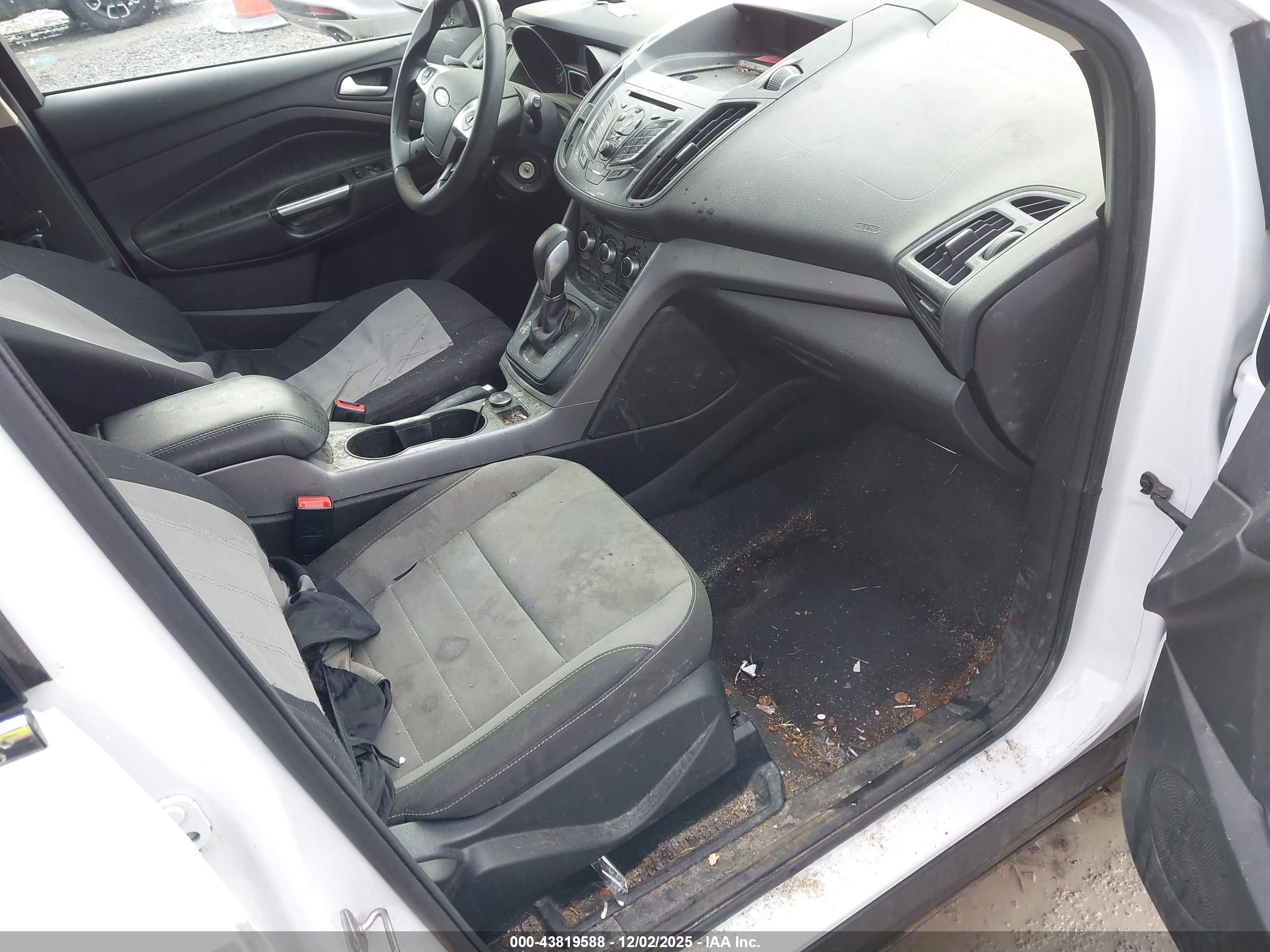 FORD ESCAPE image 5