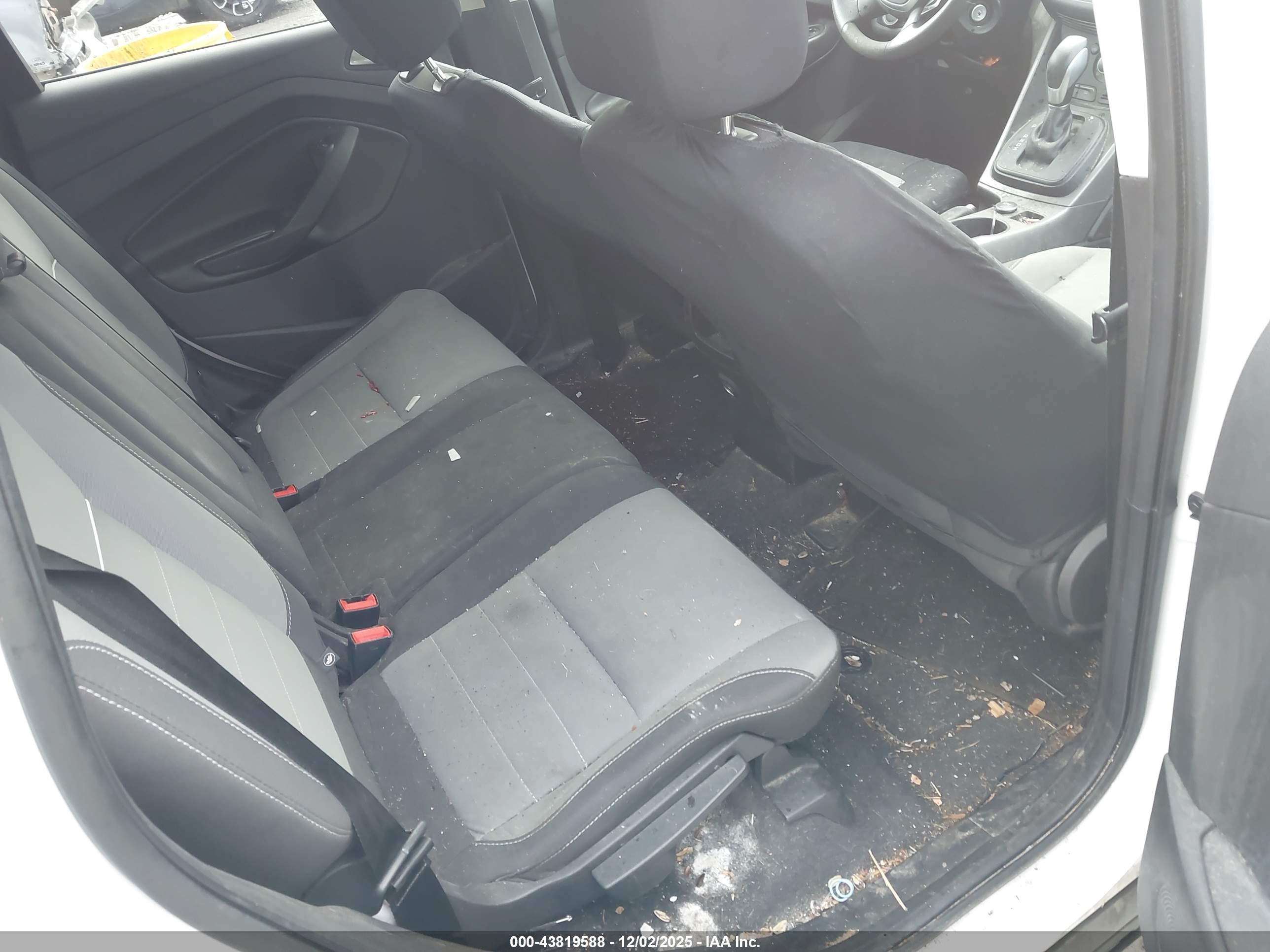 FORD ESCAPE image 8