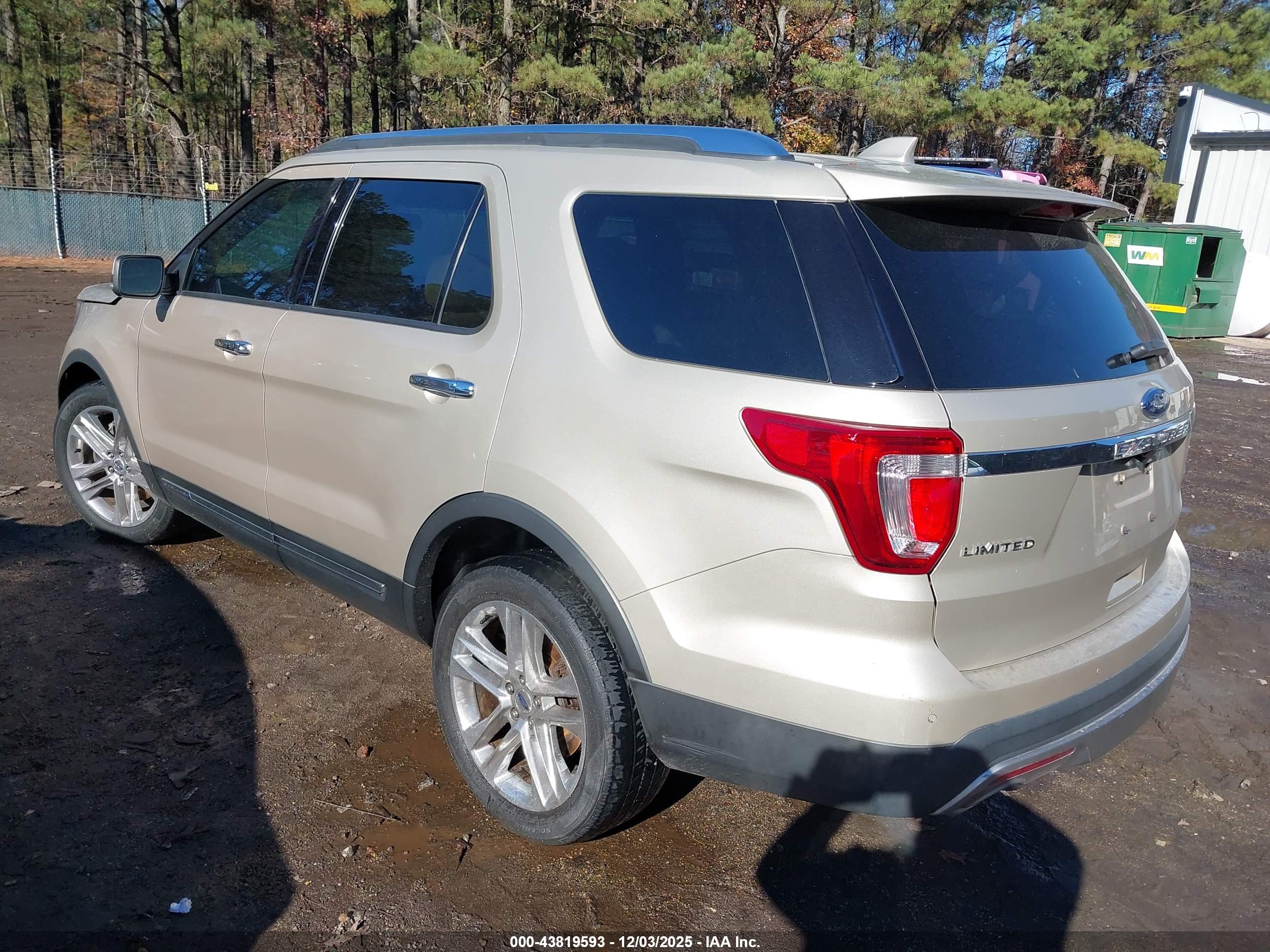 FORD EXPLORER image 3
