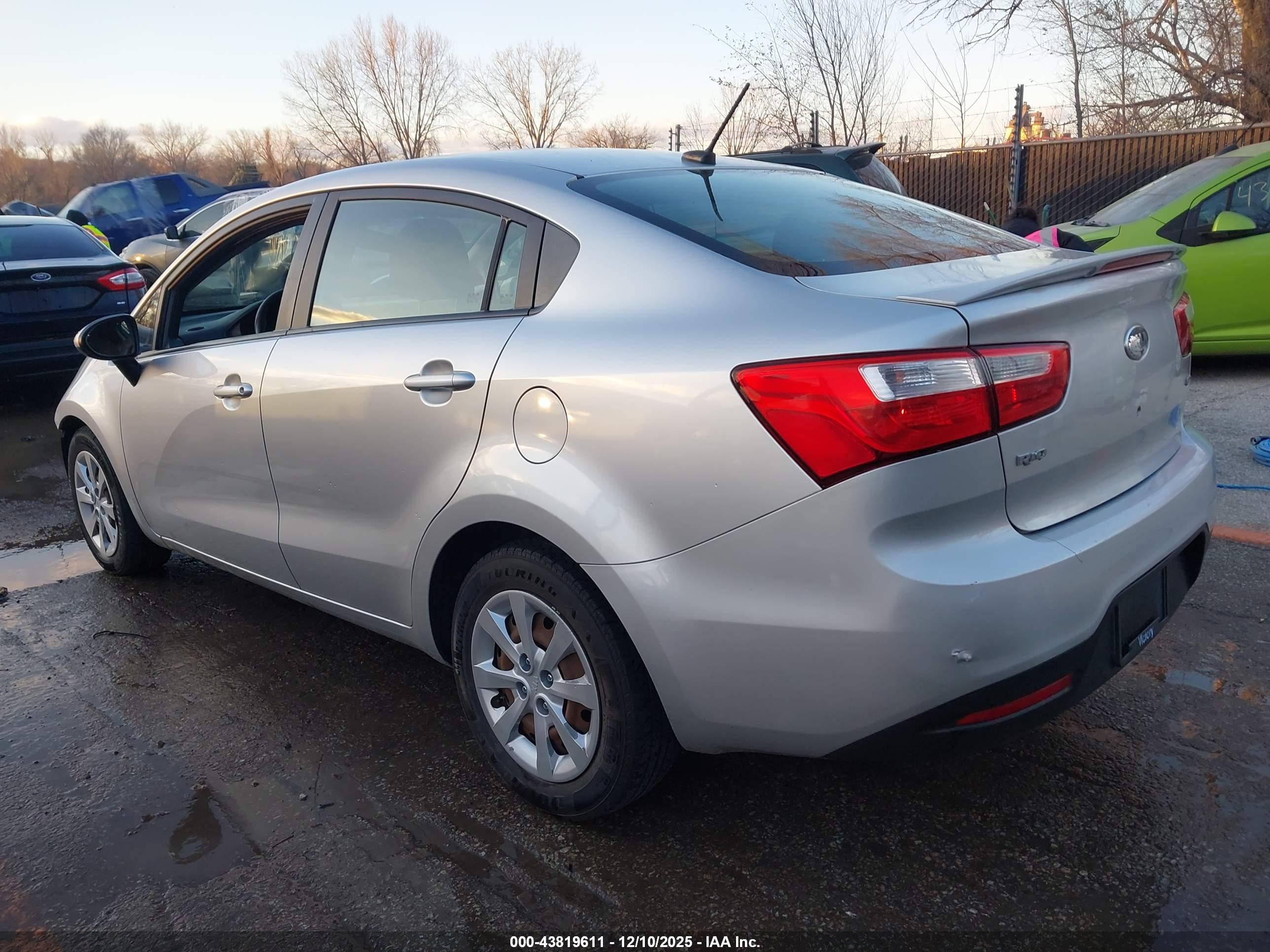 KIA RIO image 3