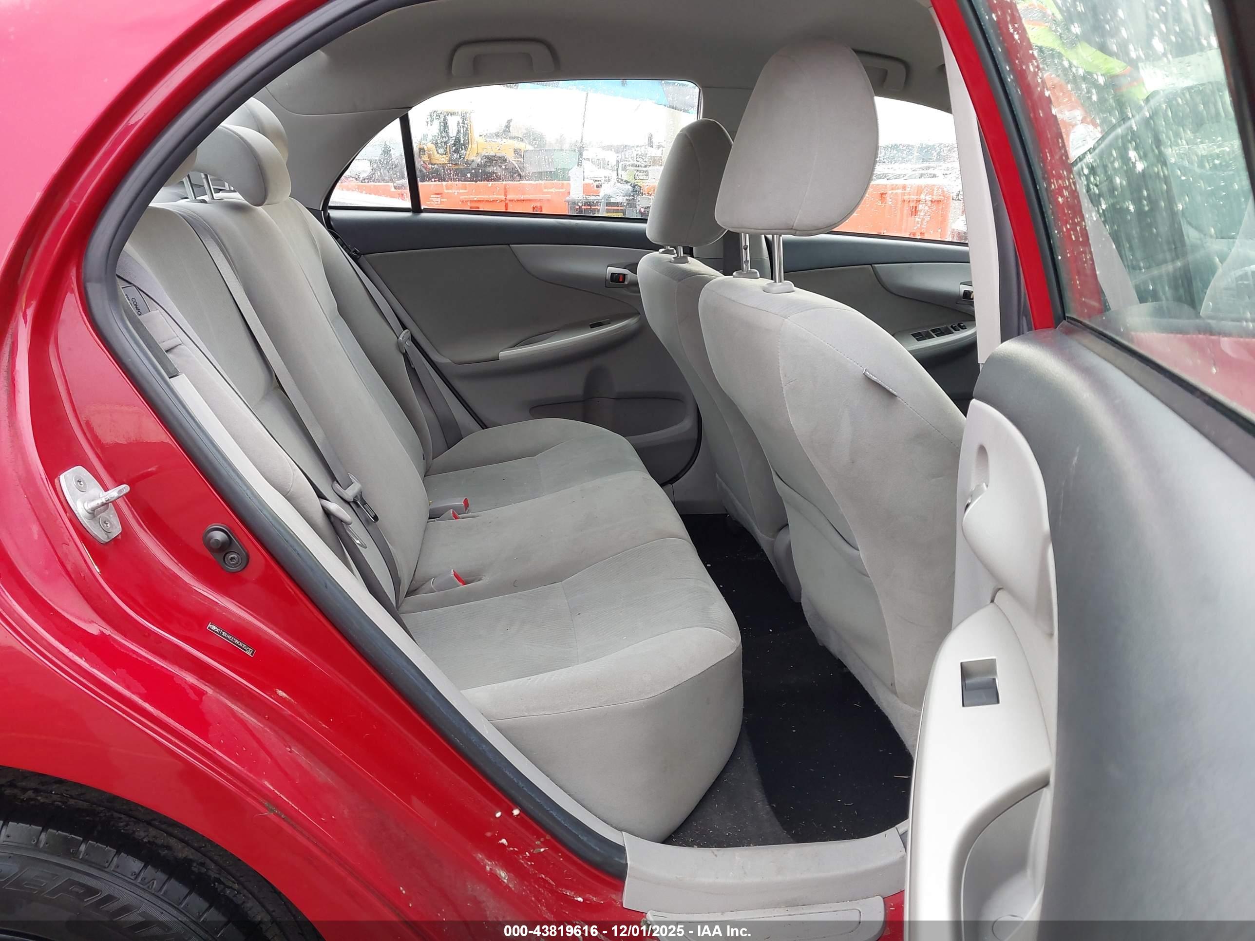 TOYOTA COROLLA image 8