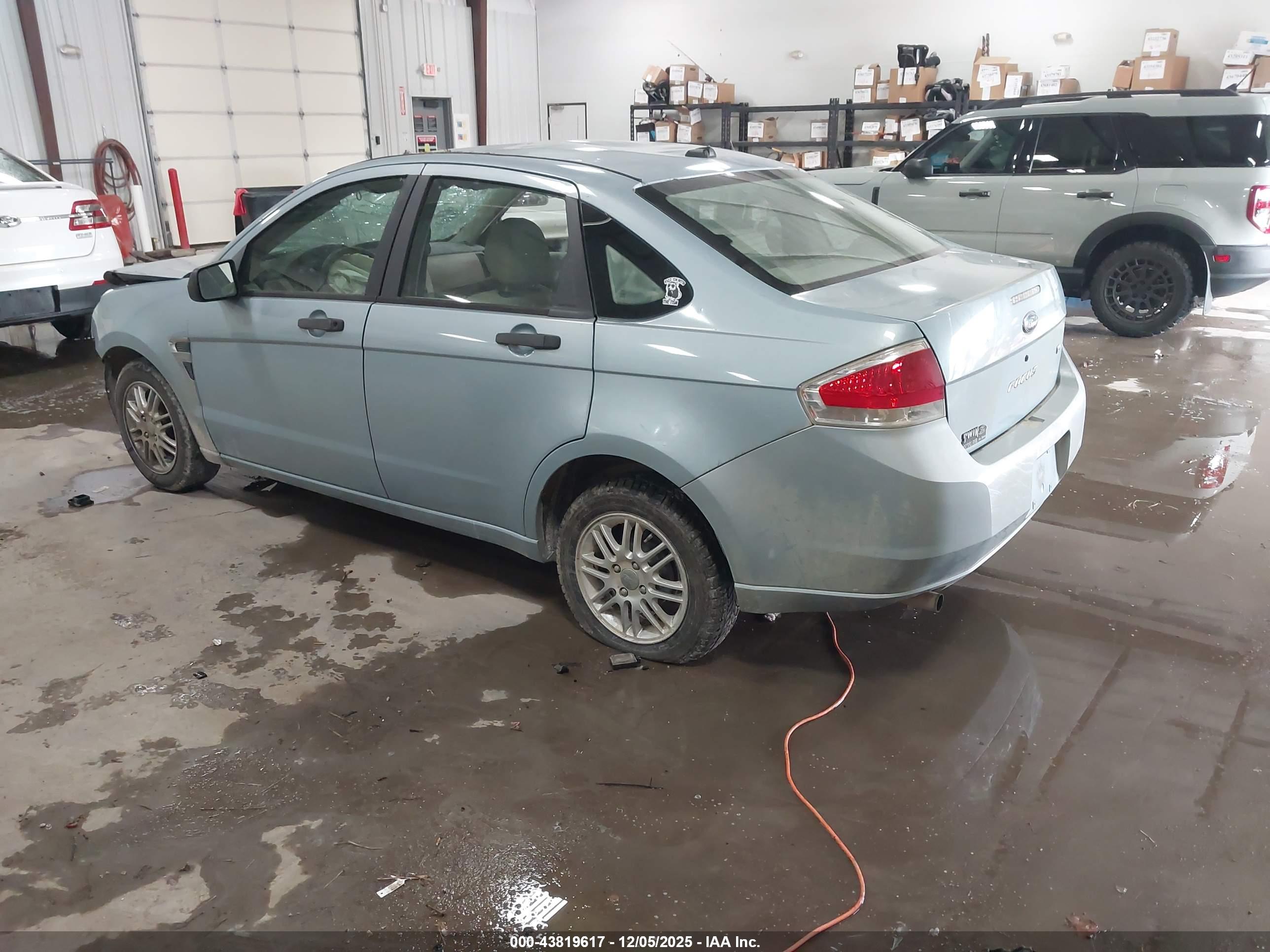 FORD FOCUS image 3
