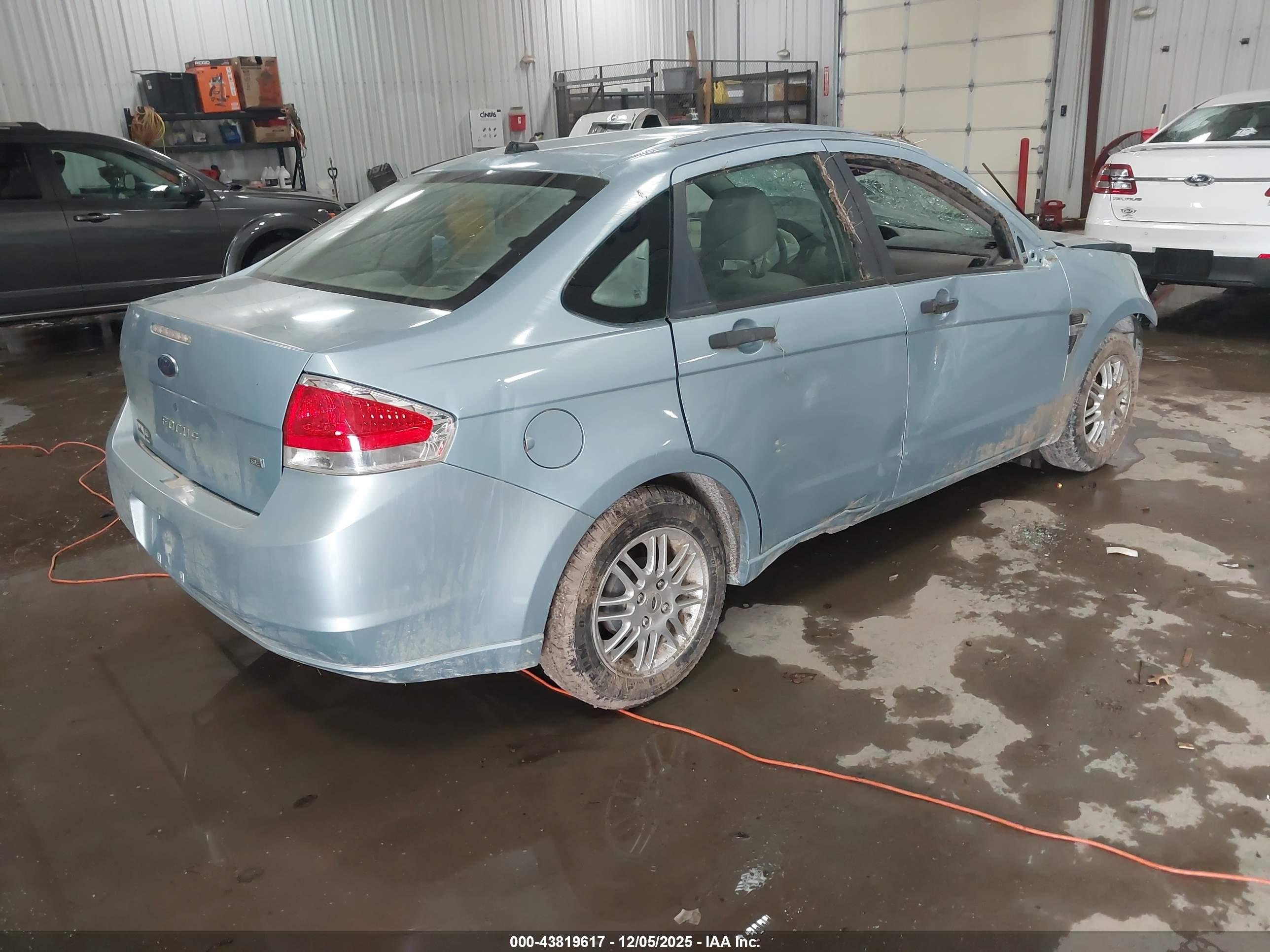 FORD FOCUS image 4