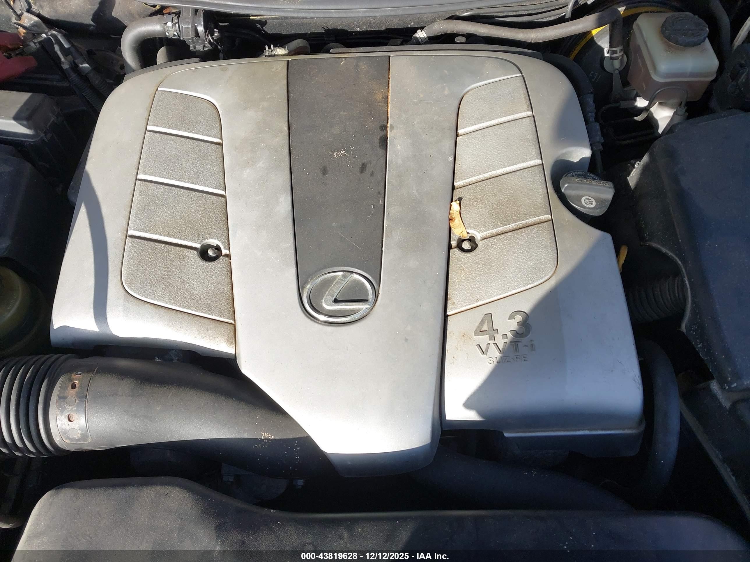 LEXUS LS image 10