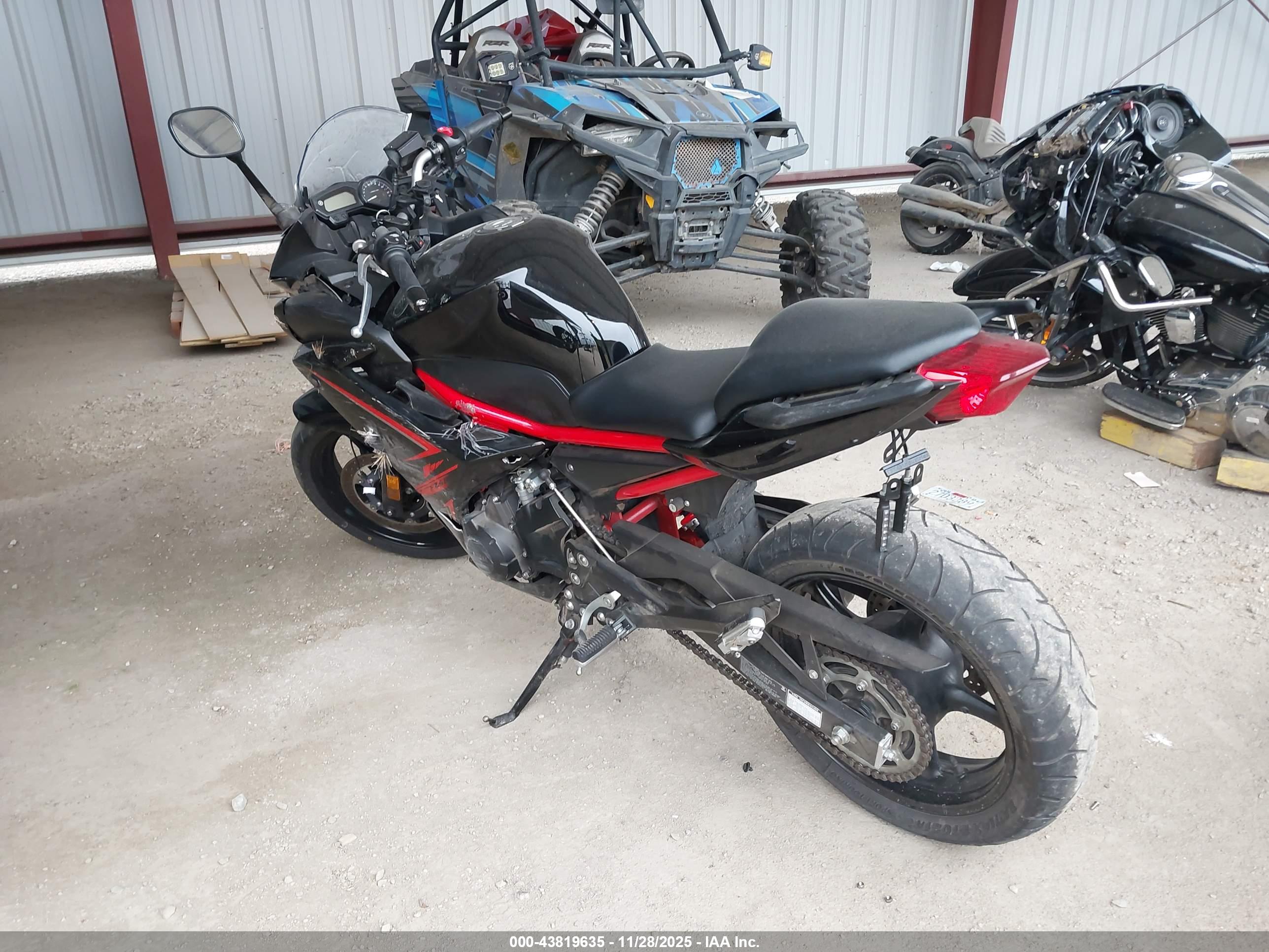 YAMAHA FZ6 image 3