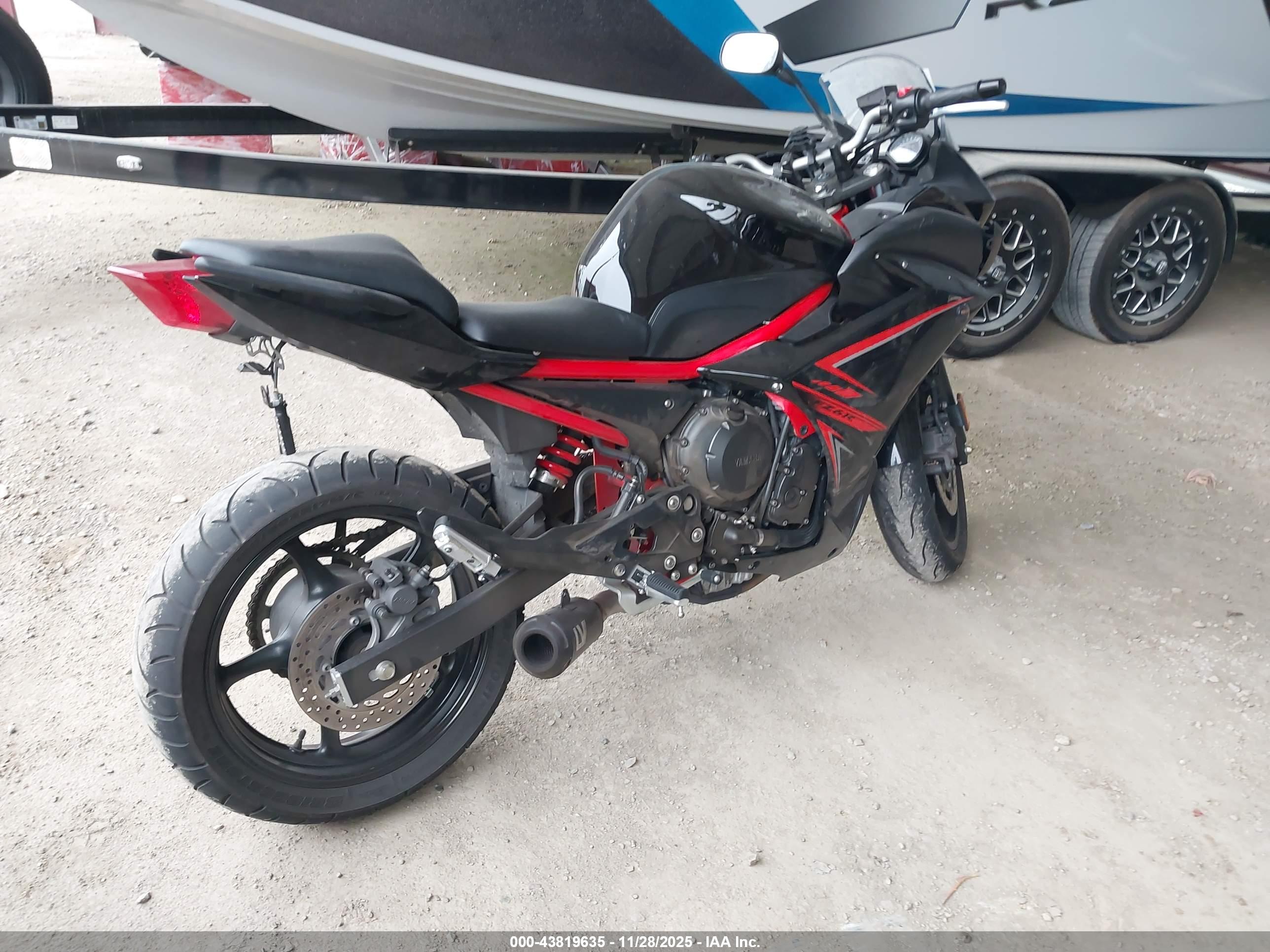 YAMAHA FZ6 image 4