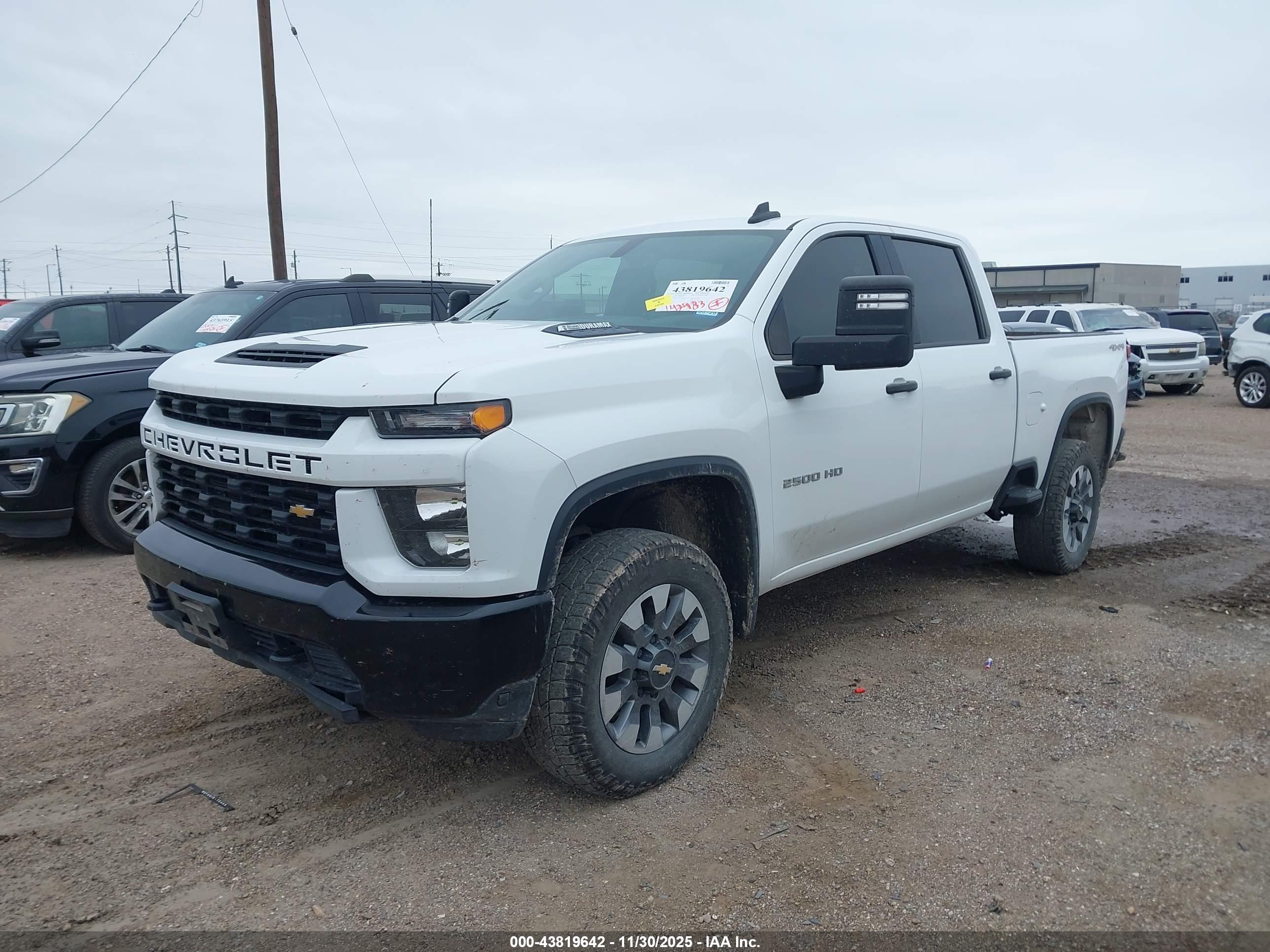 CHEVROLET SILVERADO image 2