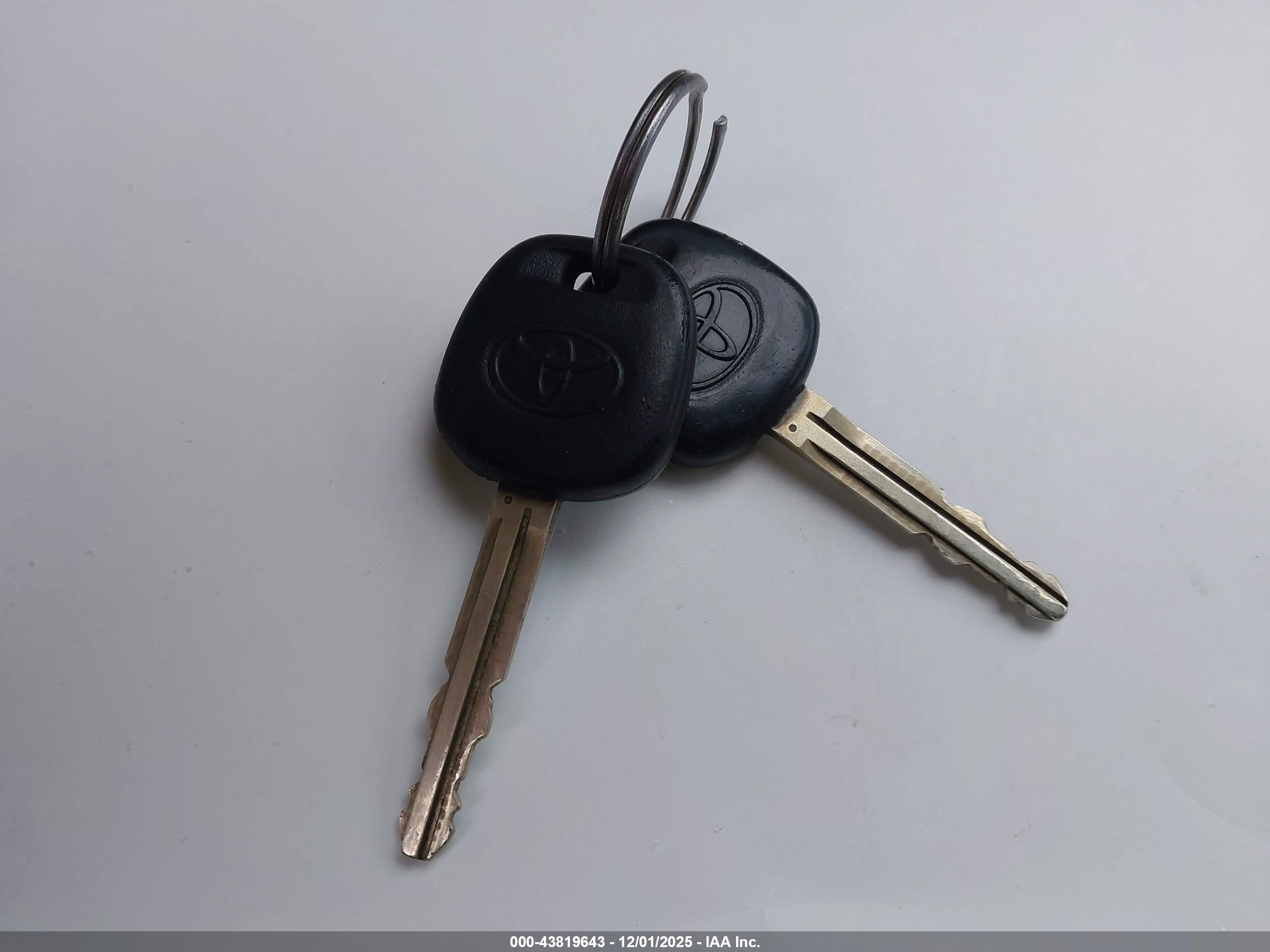 TOYOTA COROLLA image 11