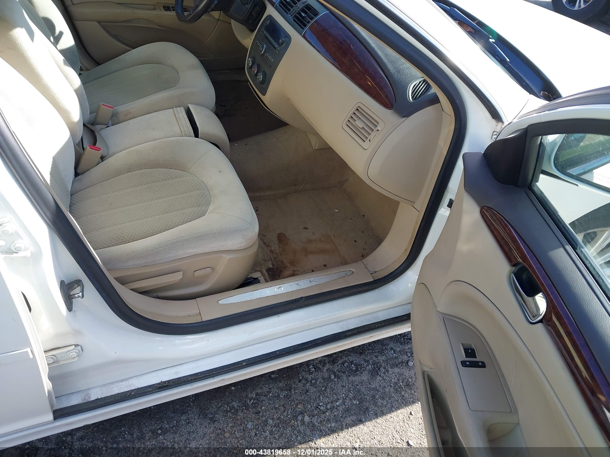 BUICK LUCERNE image 5