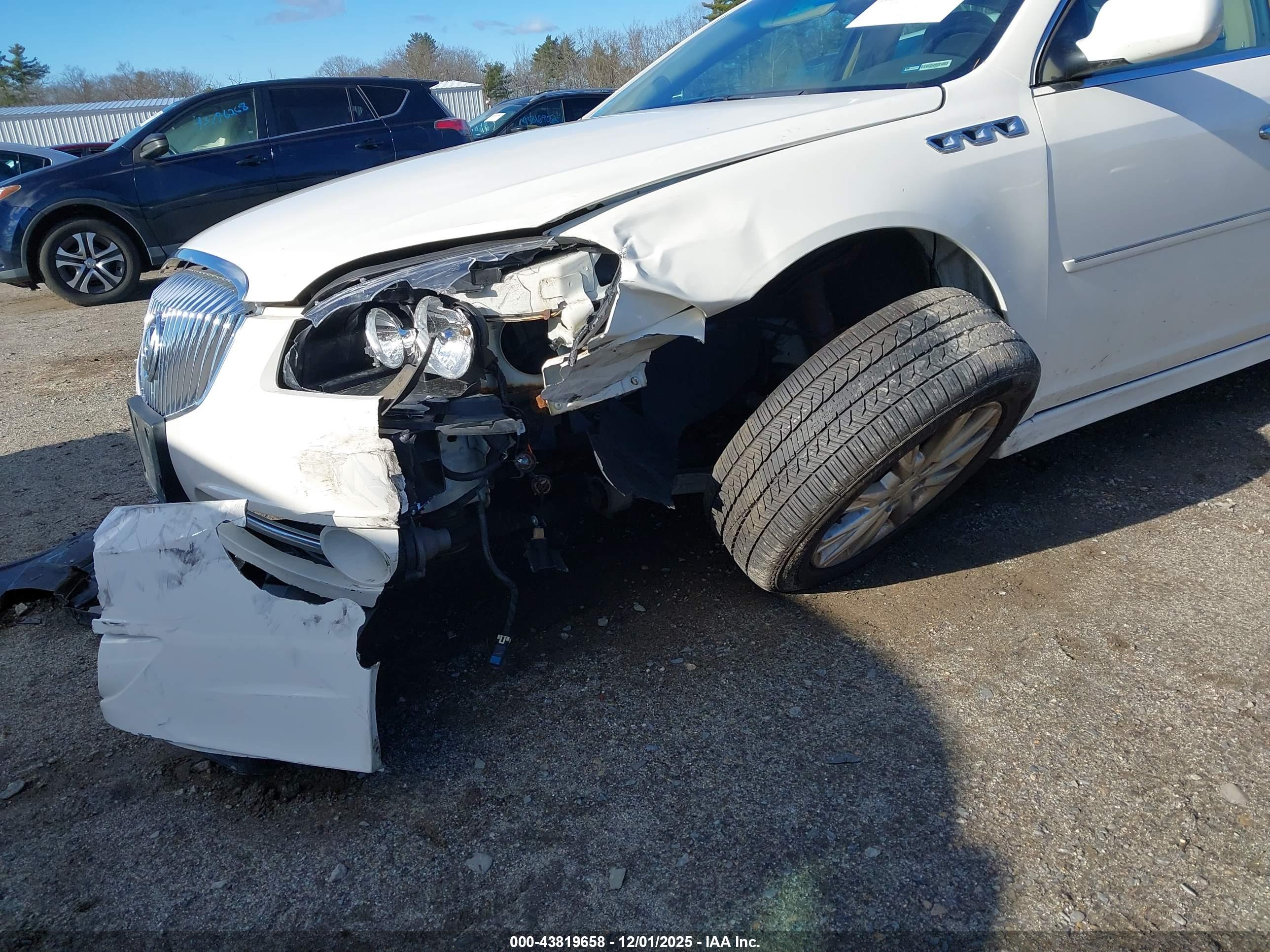 BUICK LUCERNE image 6