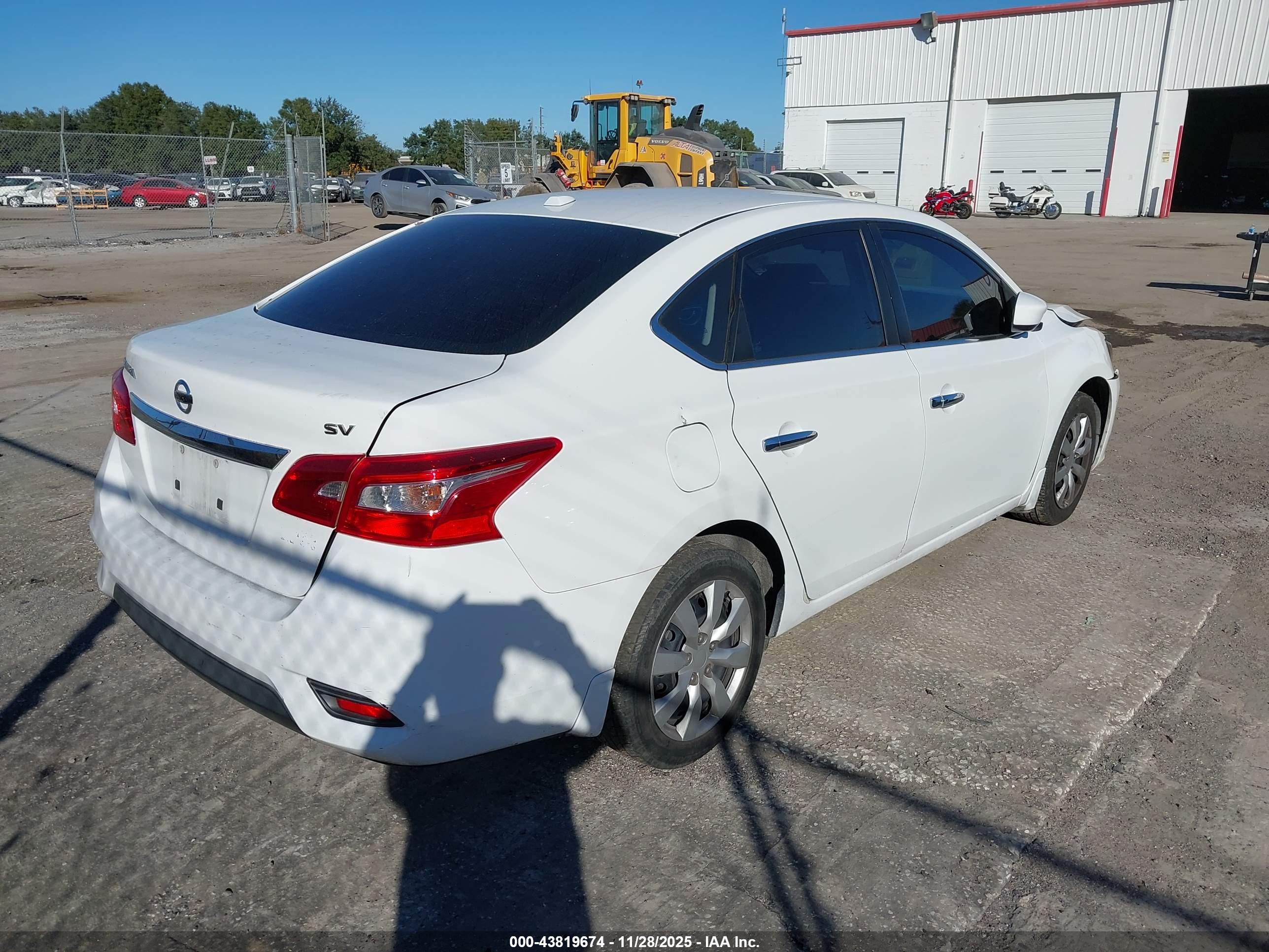NISSAN SENTRA image 4