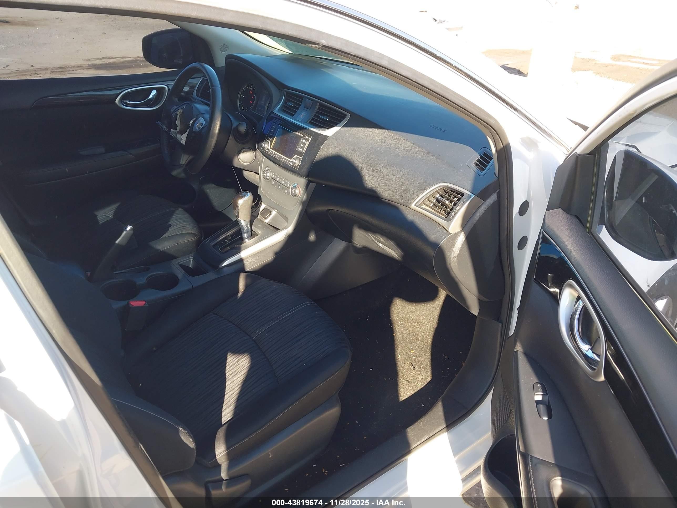 NISSAN SENTRA image 5