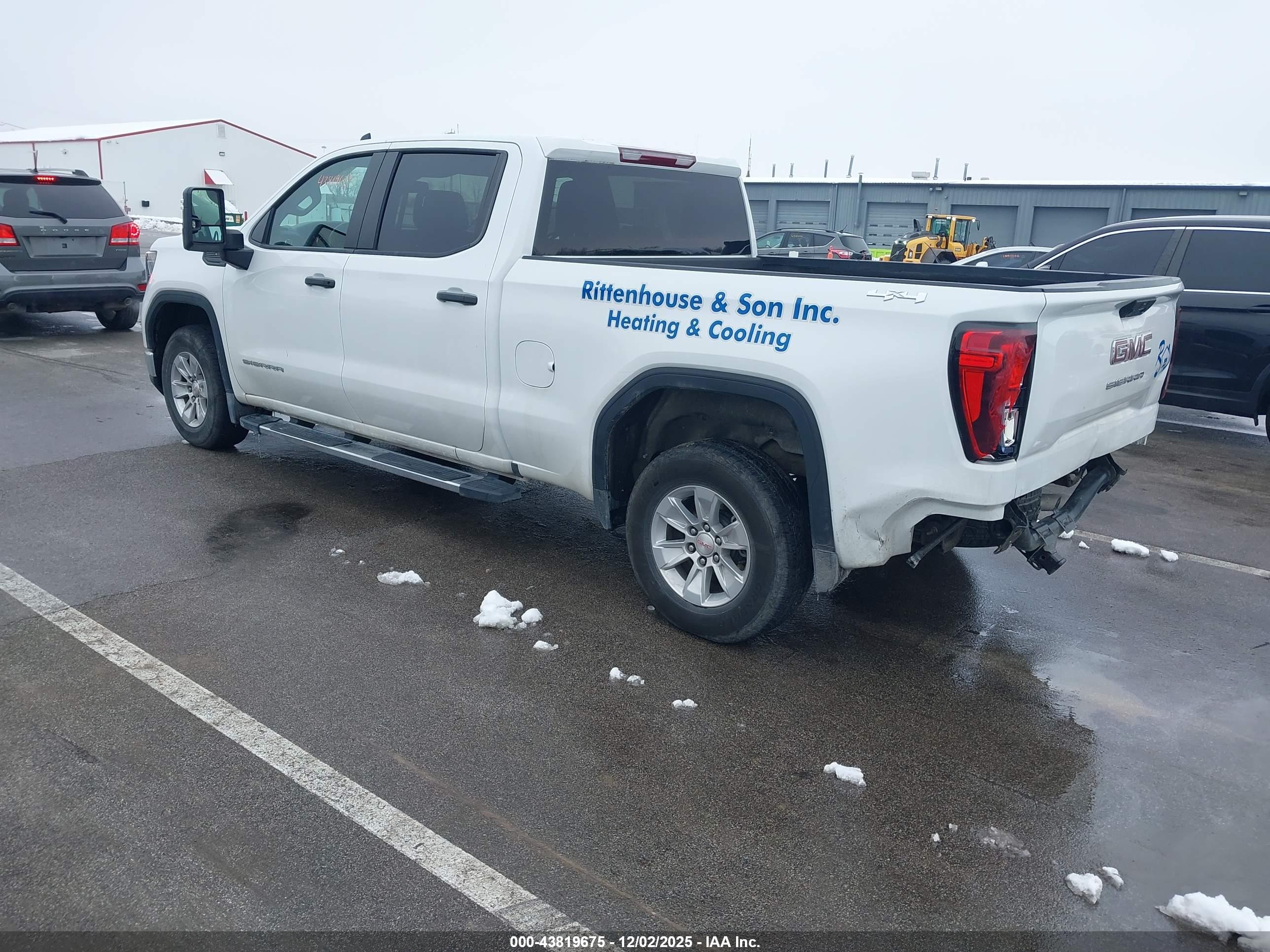 GMC SIERRA image 3