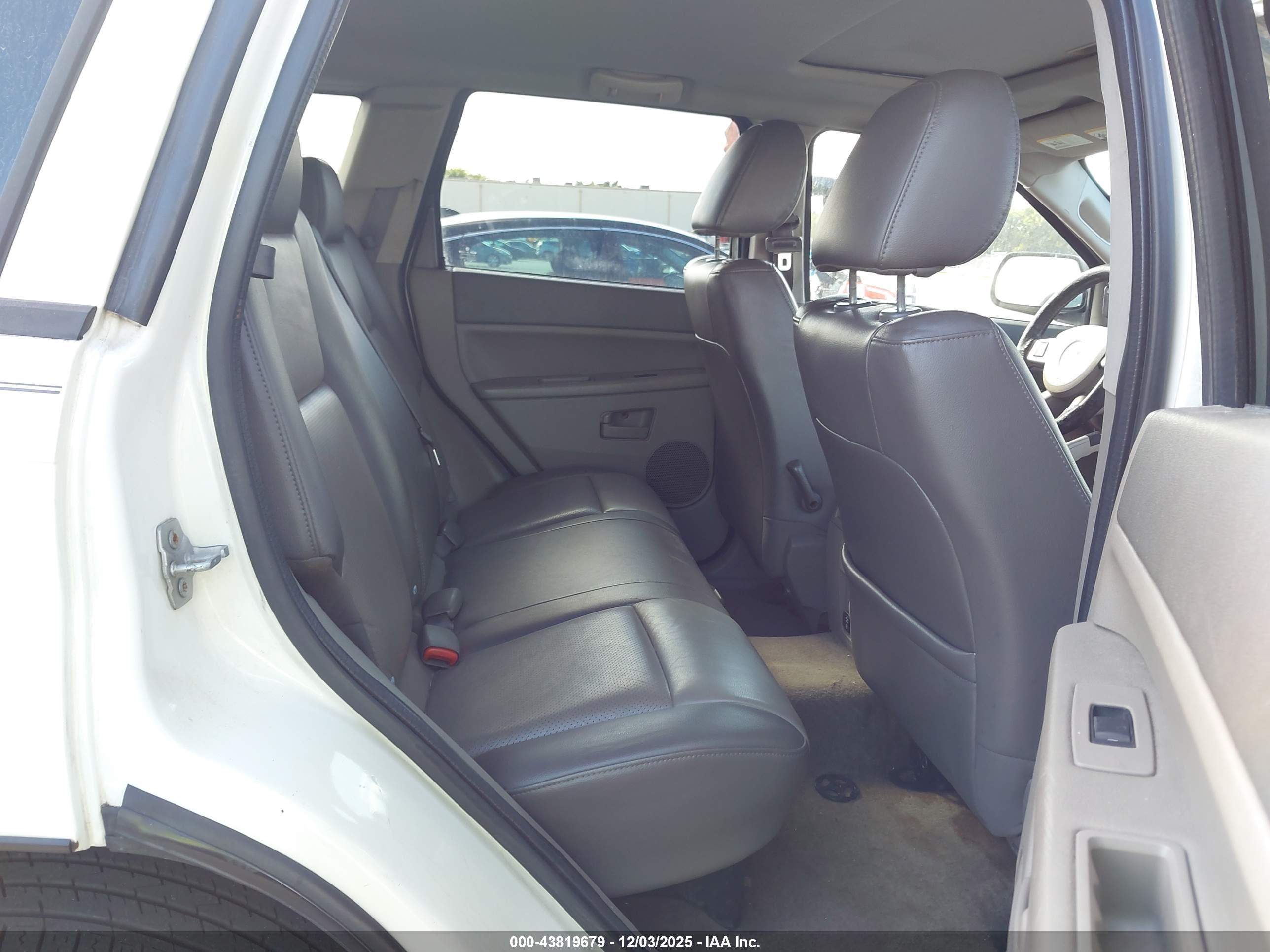 JEEP GRAND image 8