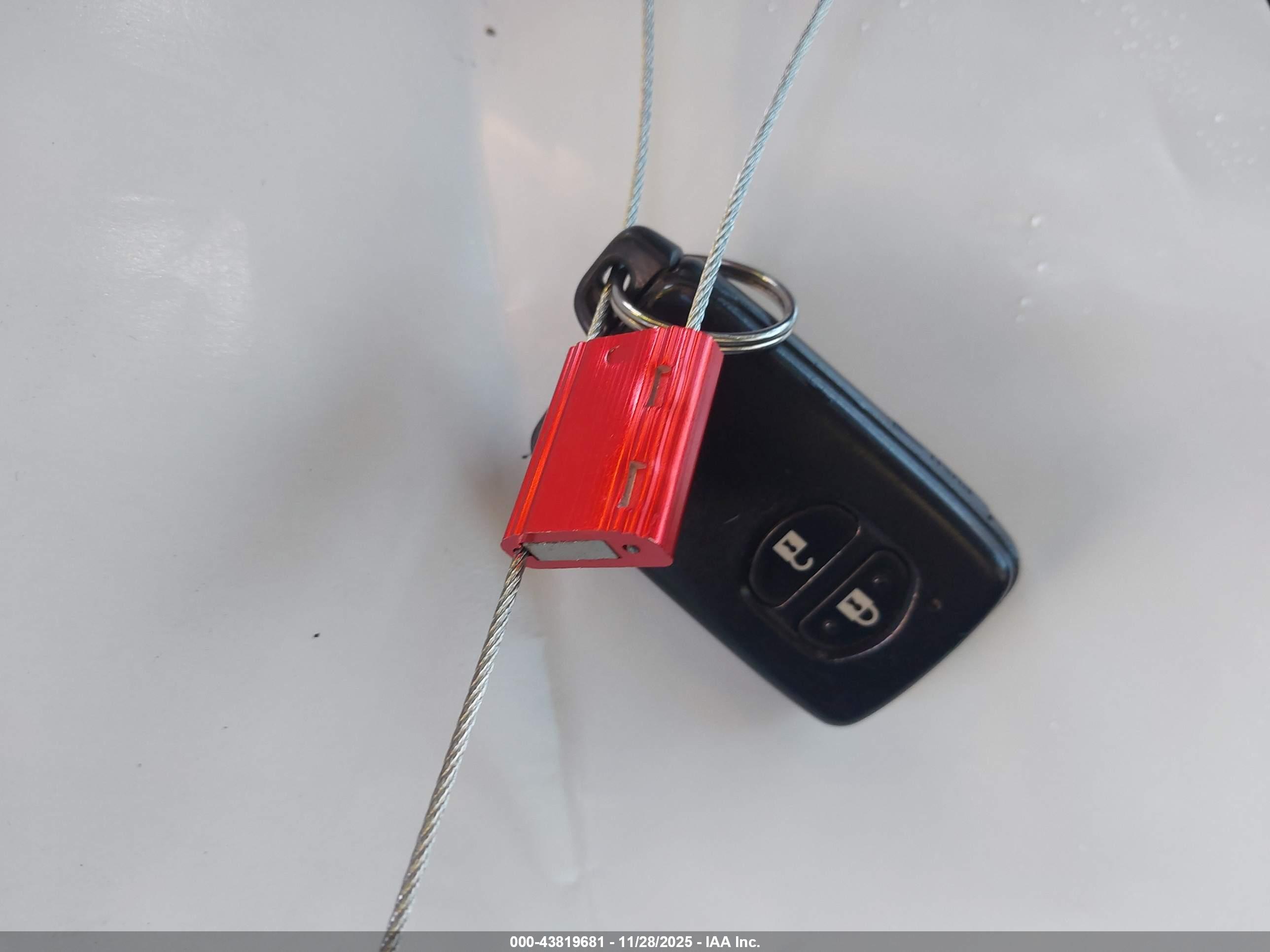 TOYOTA PRIUS image 11