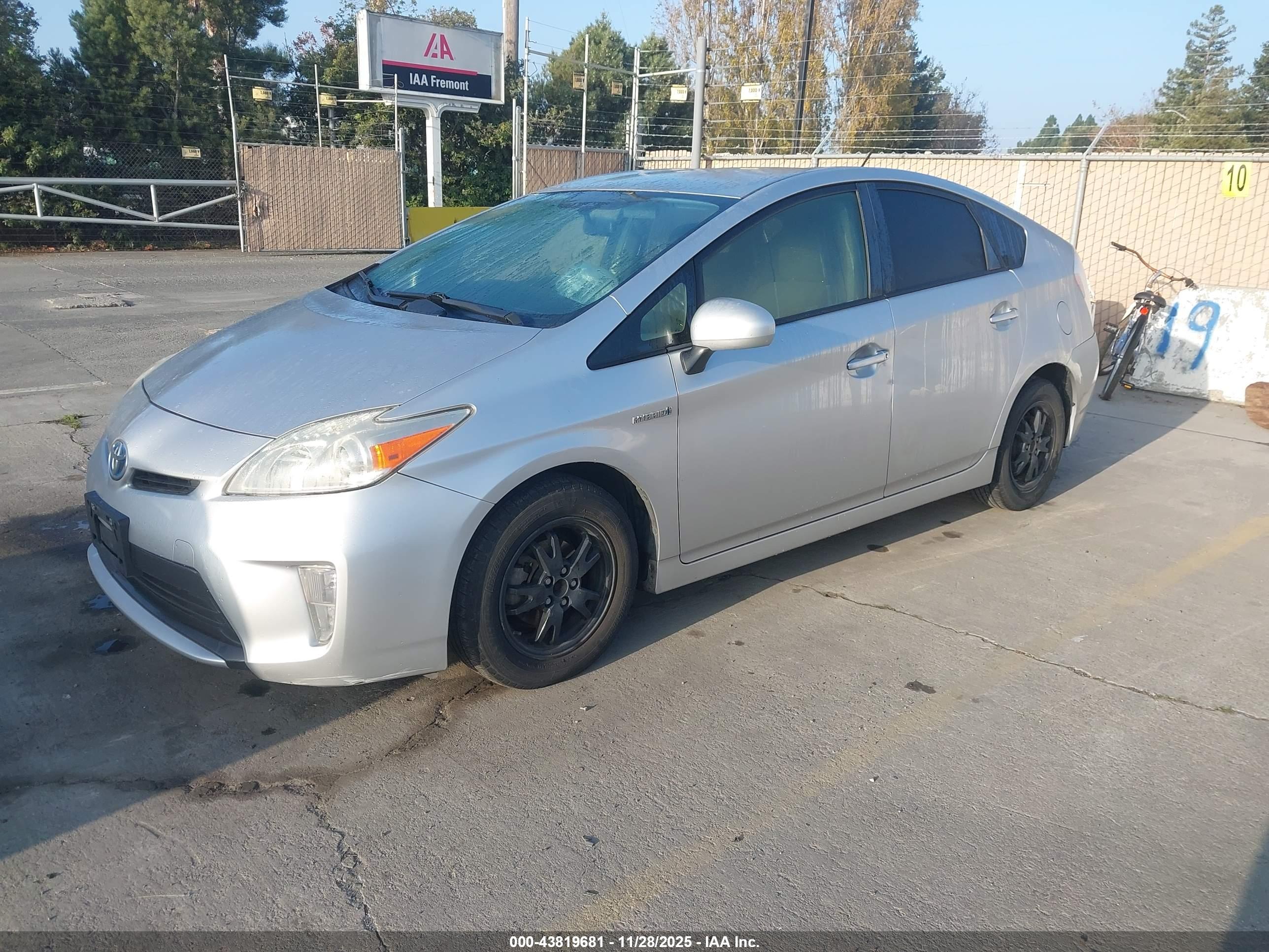 TOYOTA PRIUS image 2