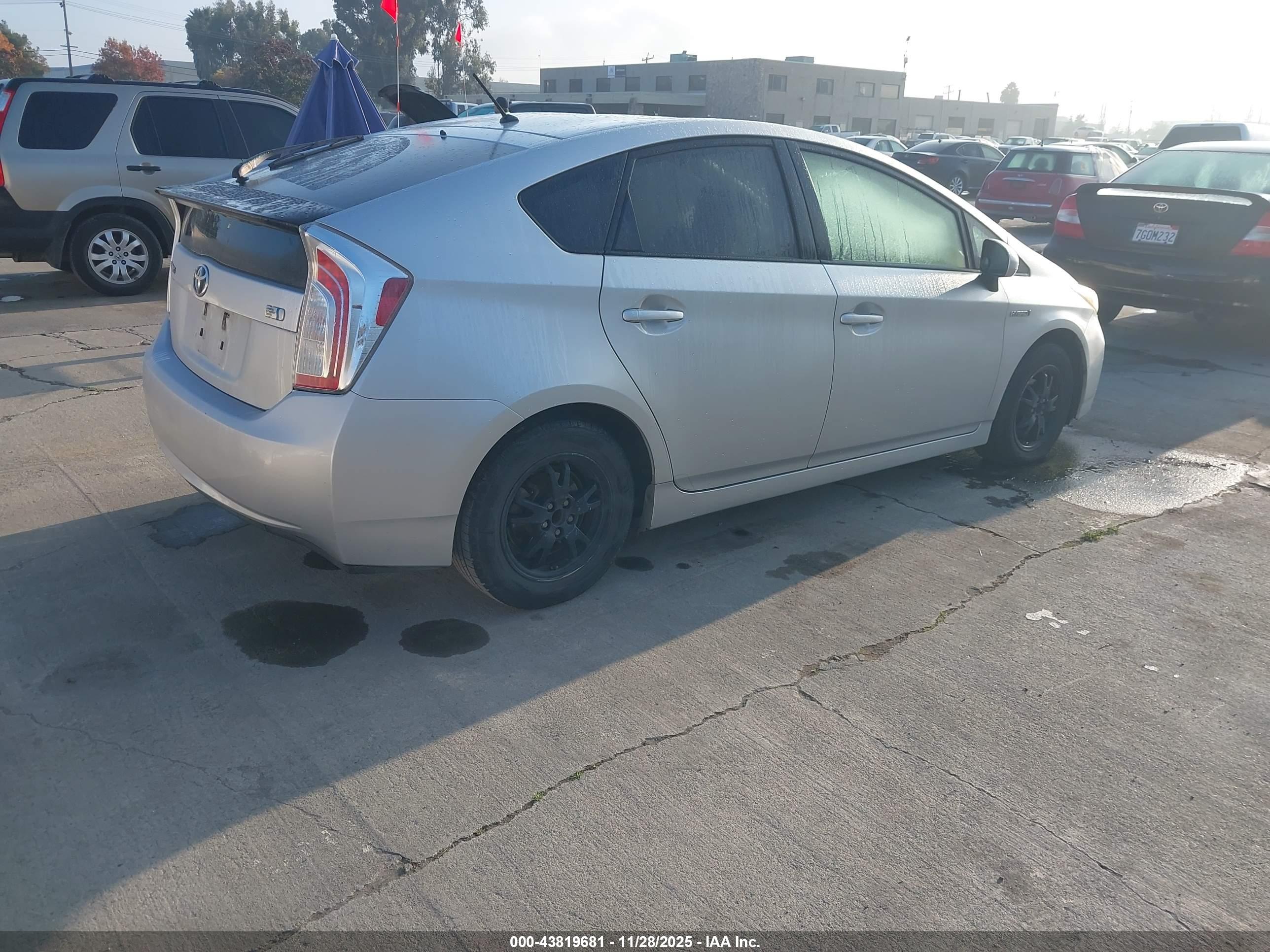 TOYOTA PRIUS image 4