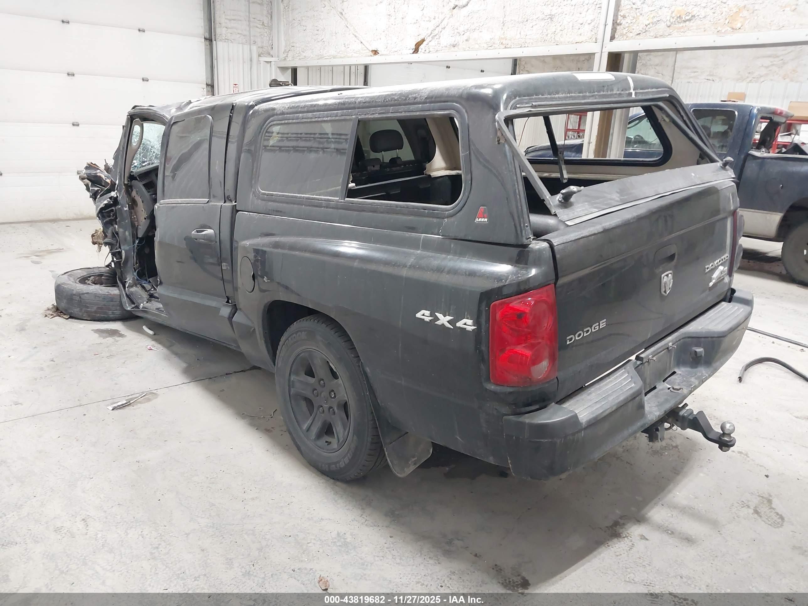 DODGE DAKOTA image 3