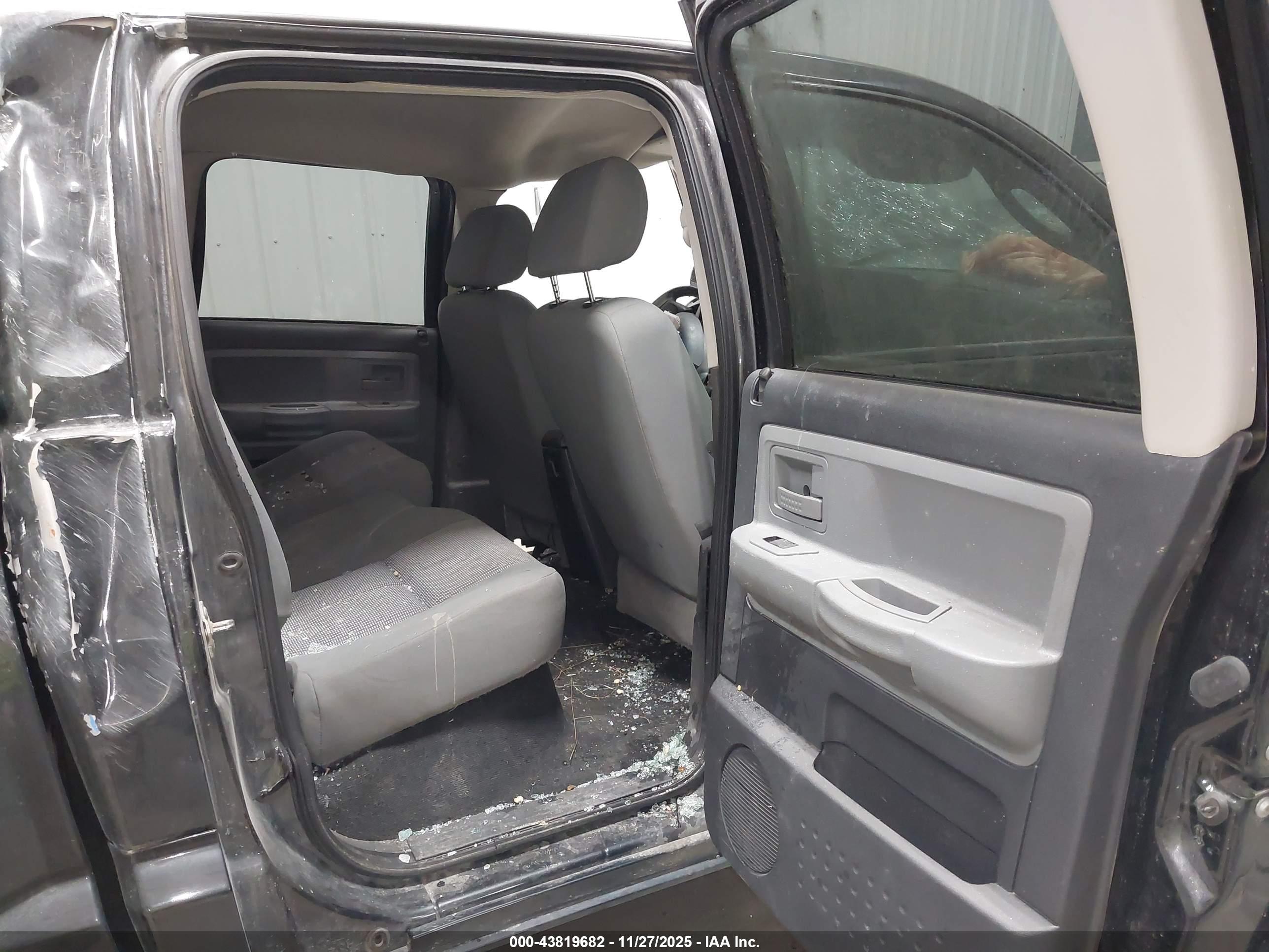 DODGE DAKOTA image 8