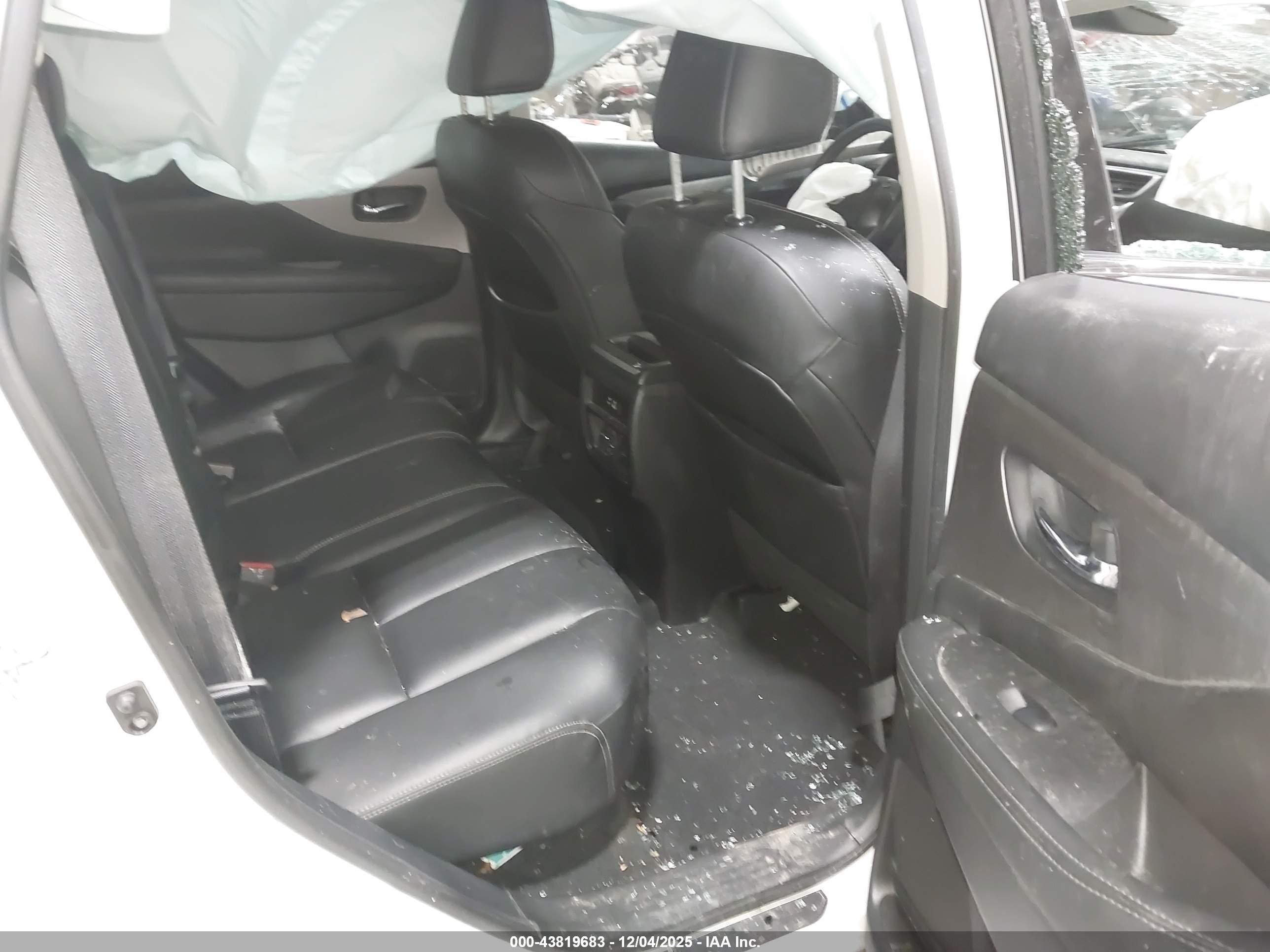 NISSAN MURANO image 8
