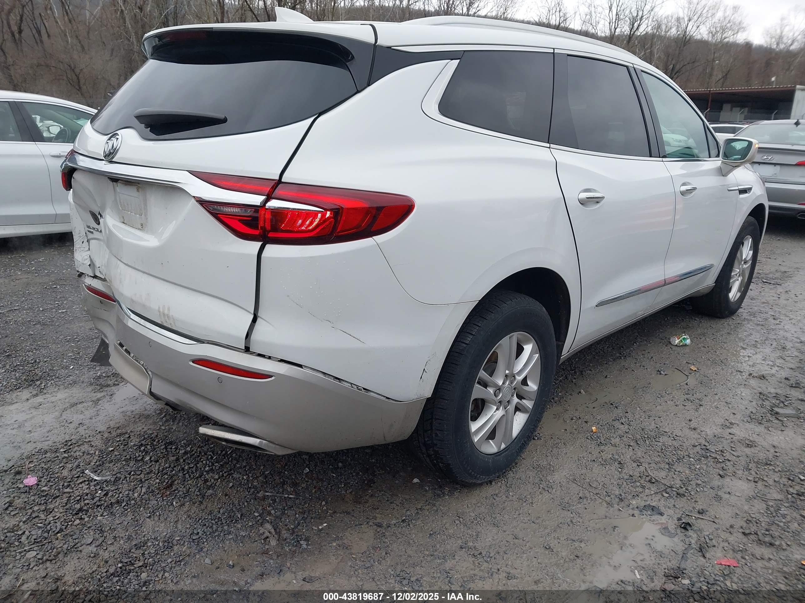 BUICK ENCLAVE image 4