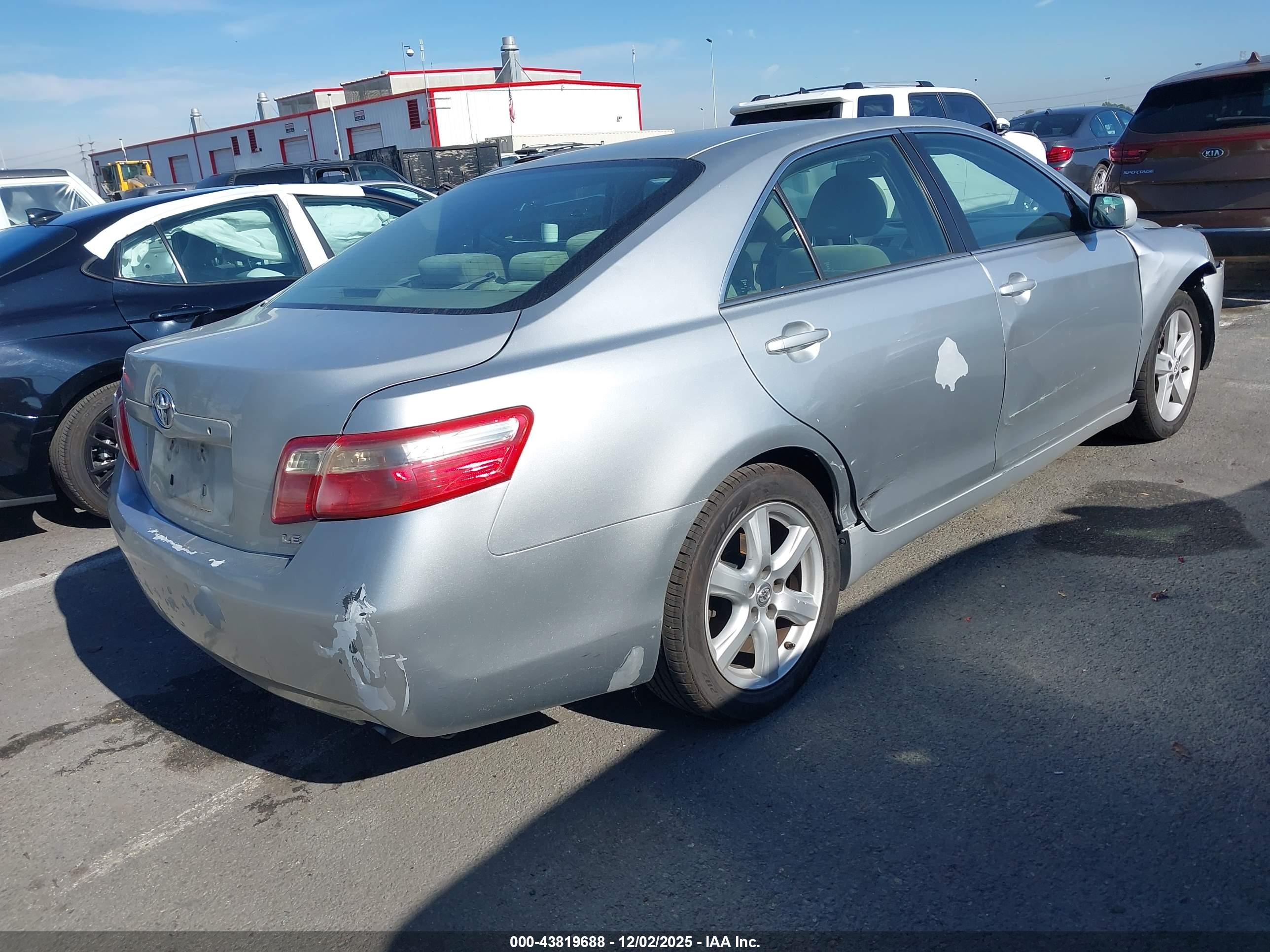 TOYOTA CAMRY image 4