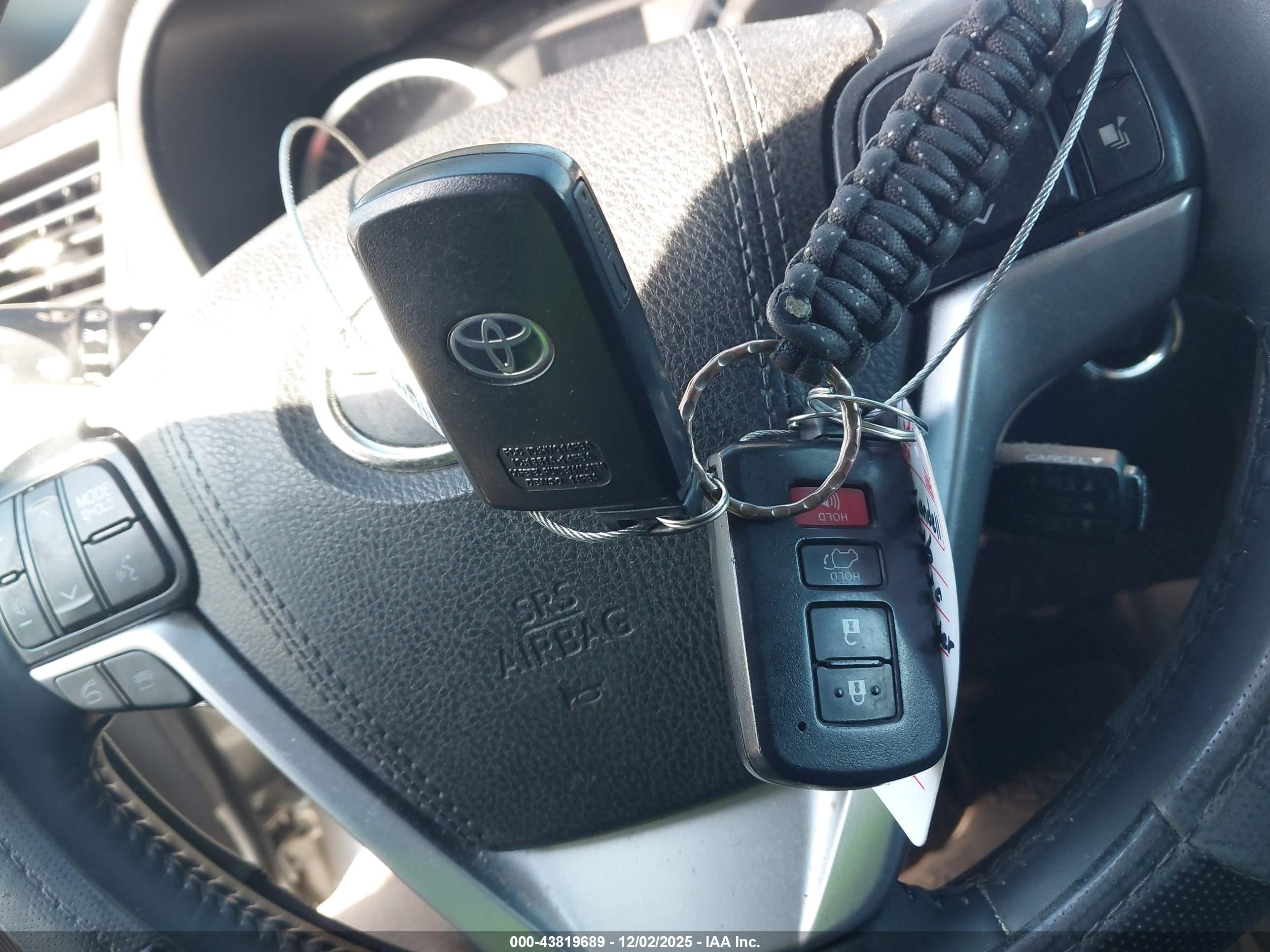 TOYOTA HIGHLANDER image 11