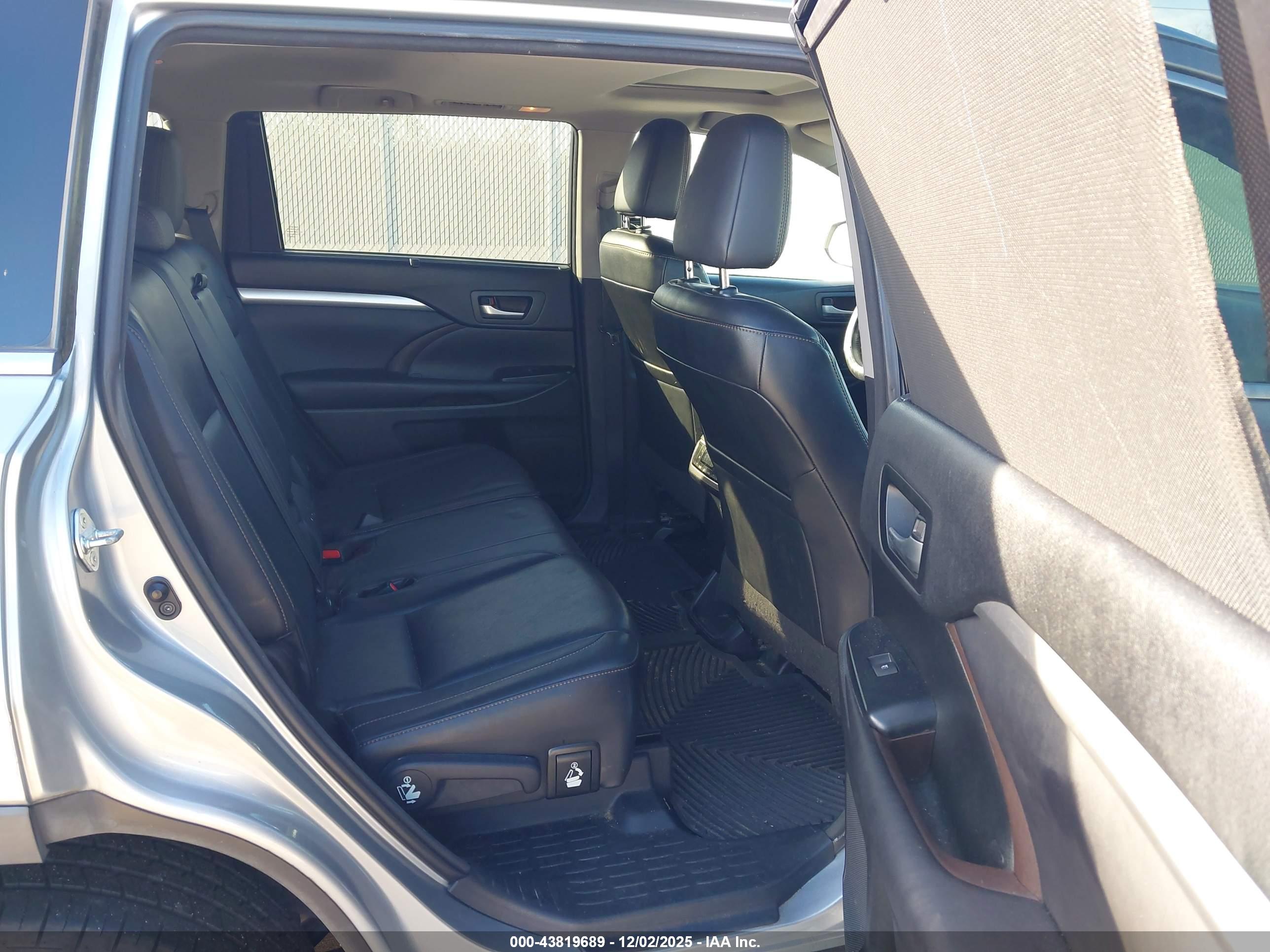 TOYOTA HIGHLANDER image 8