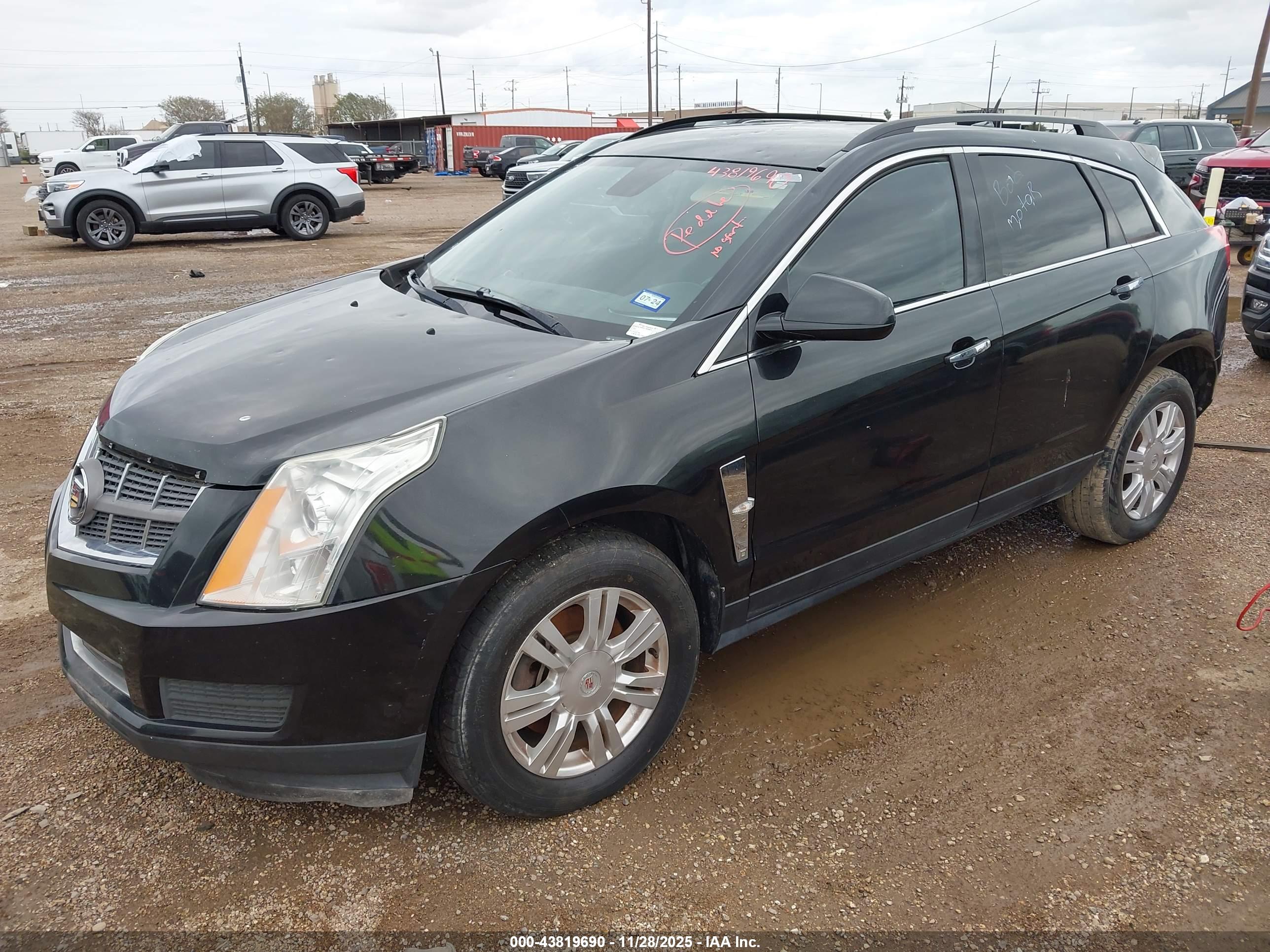 CADILLAC SRX image 2
