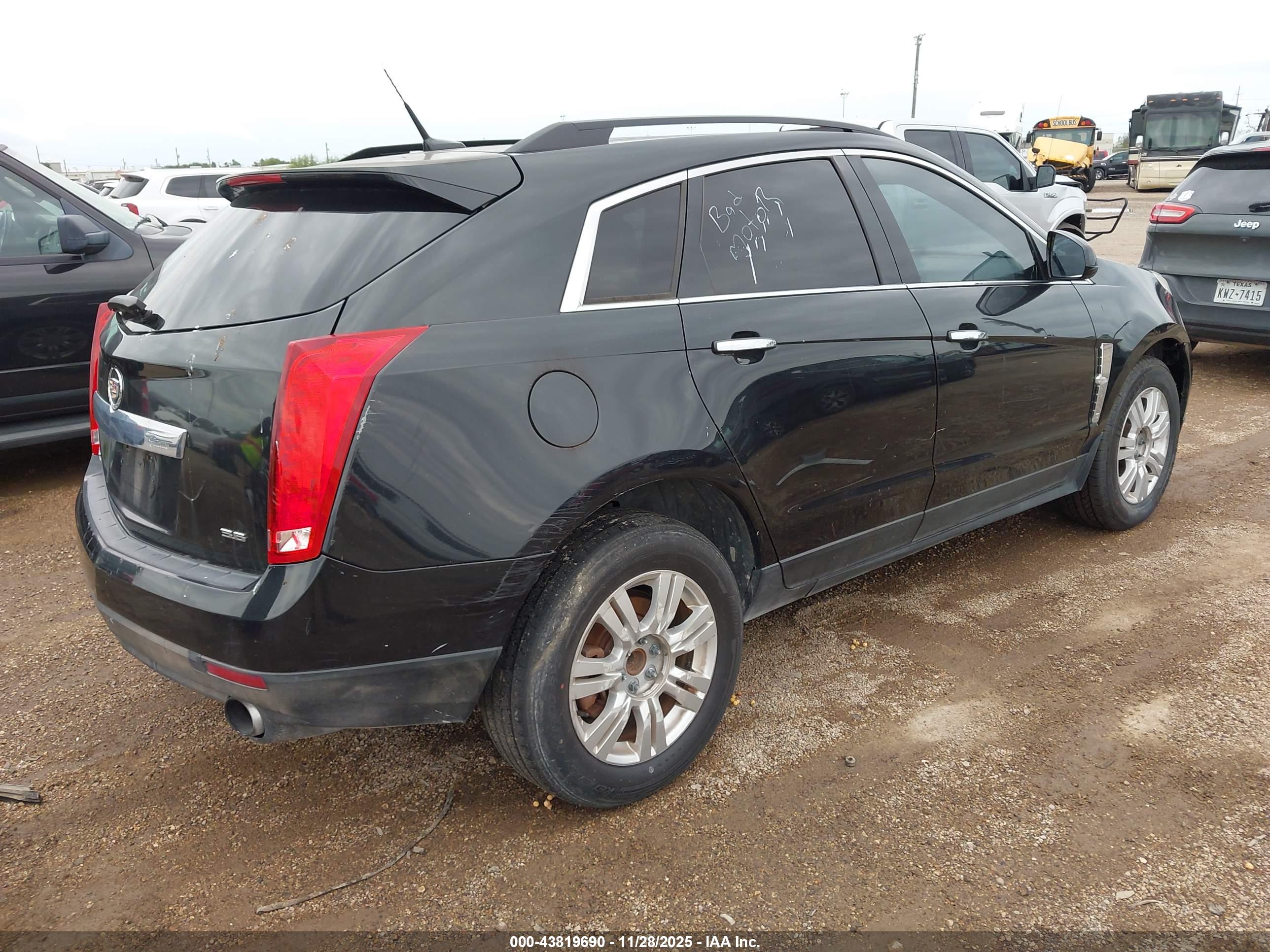 CADILLAC SRX image 4