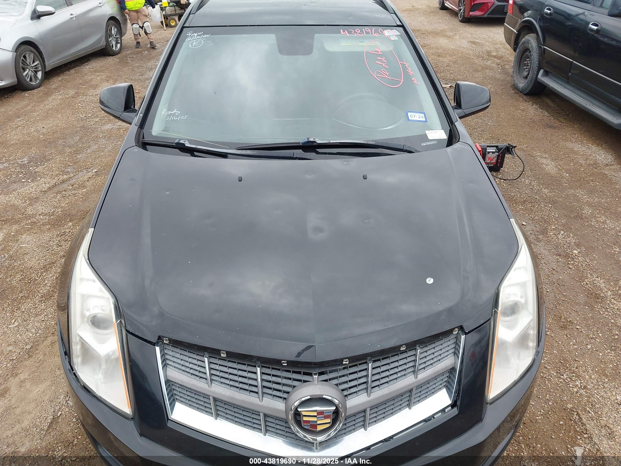 CADILLAC SRX image 6