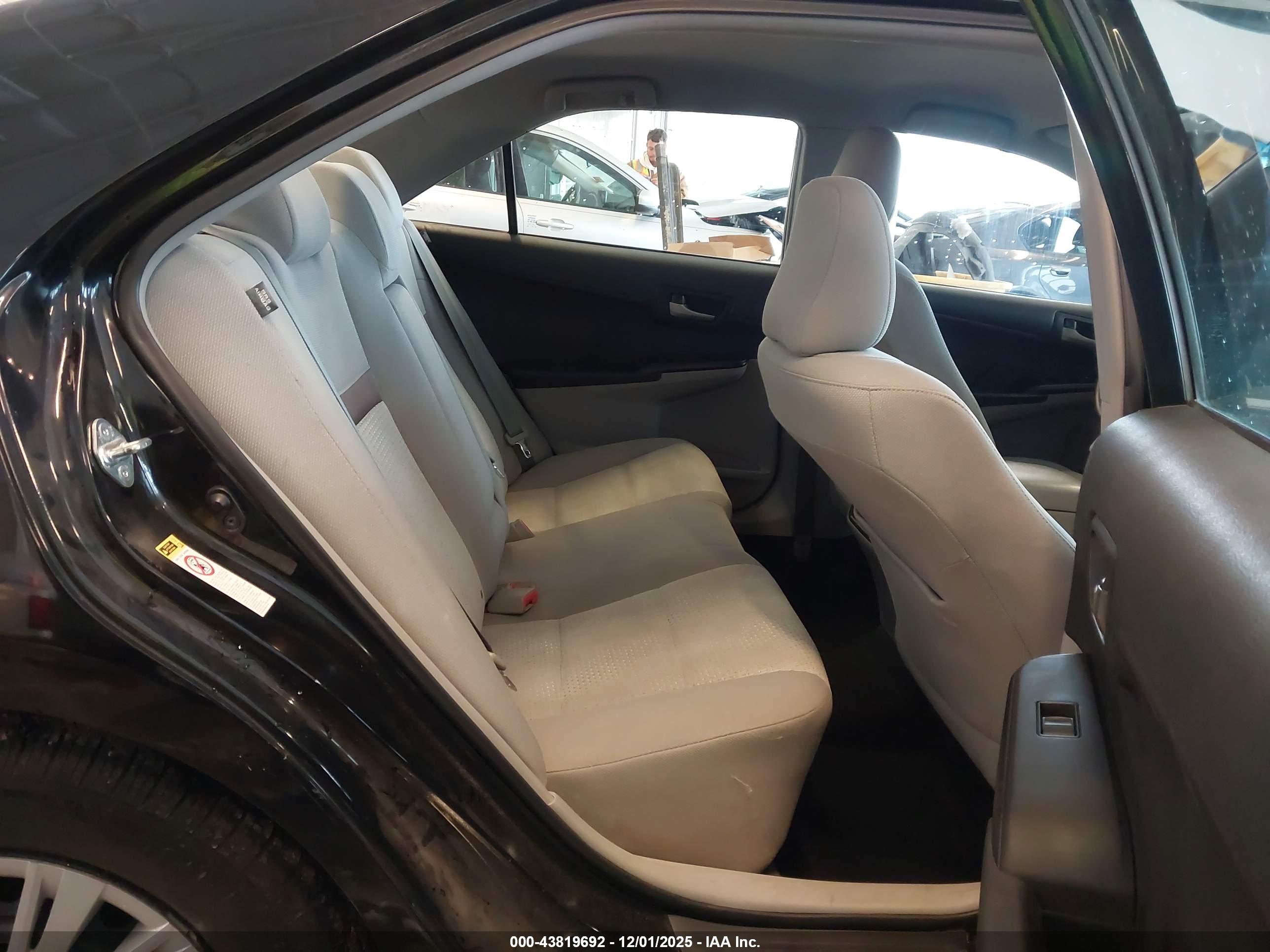 TOYOTA CAMRY image 8