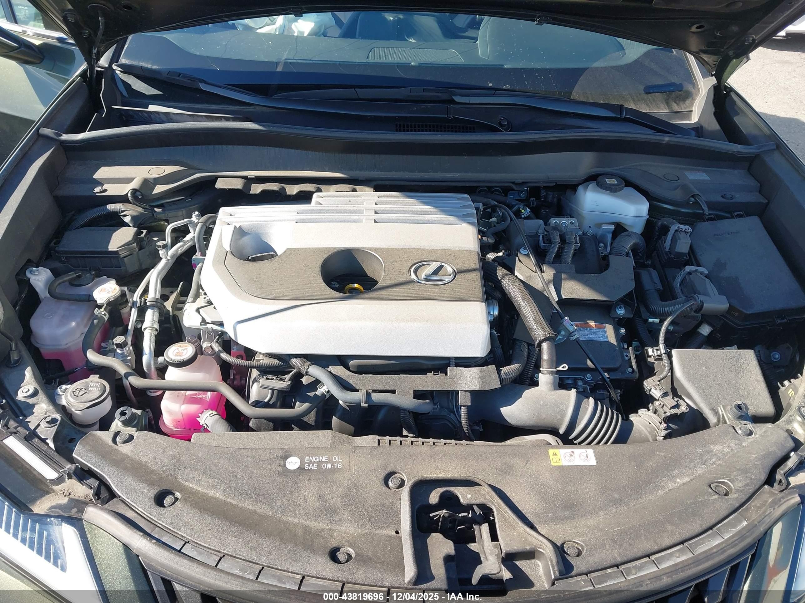 LEXUS UX image 10