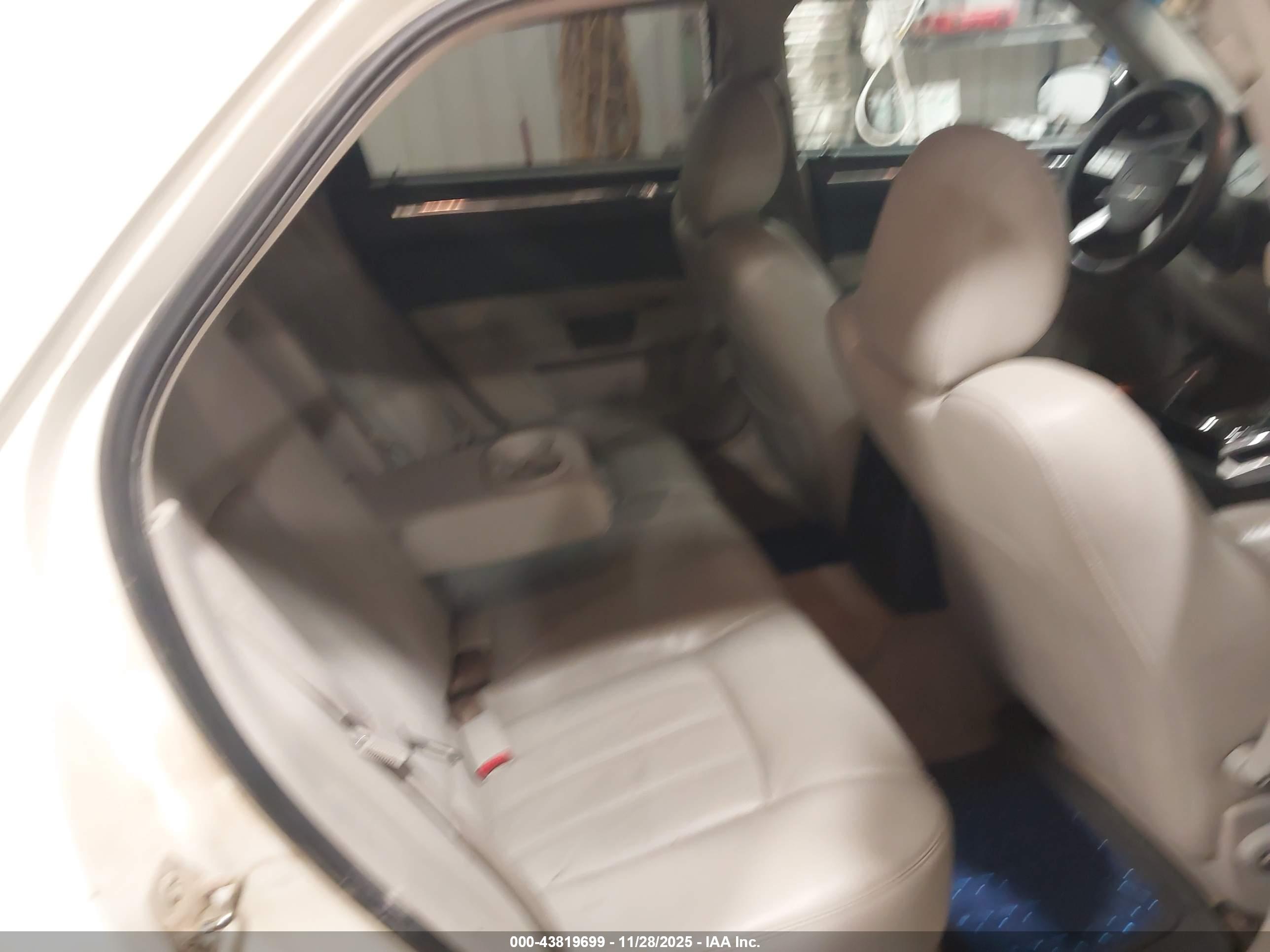 CHRYSLER 300C image 8