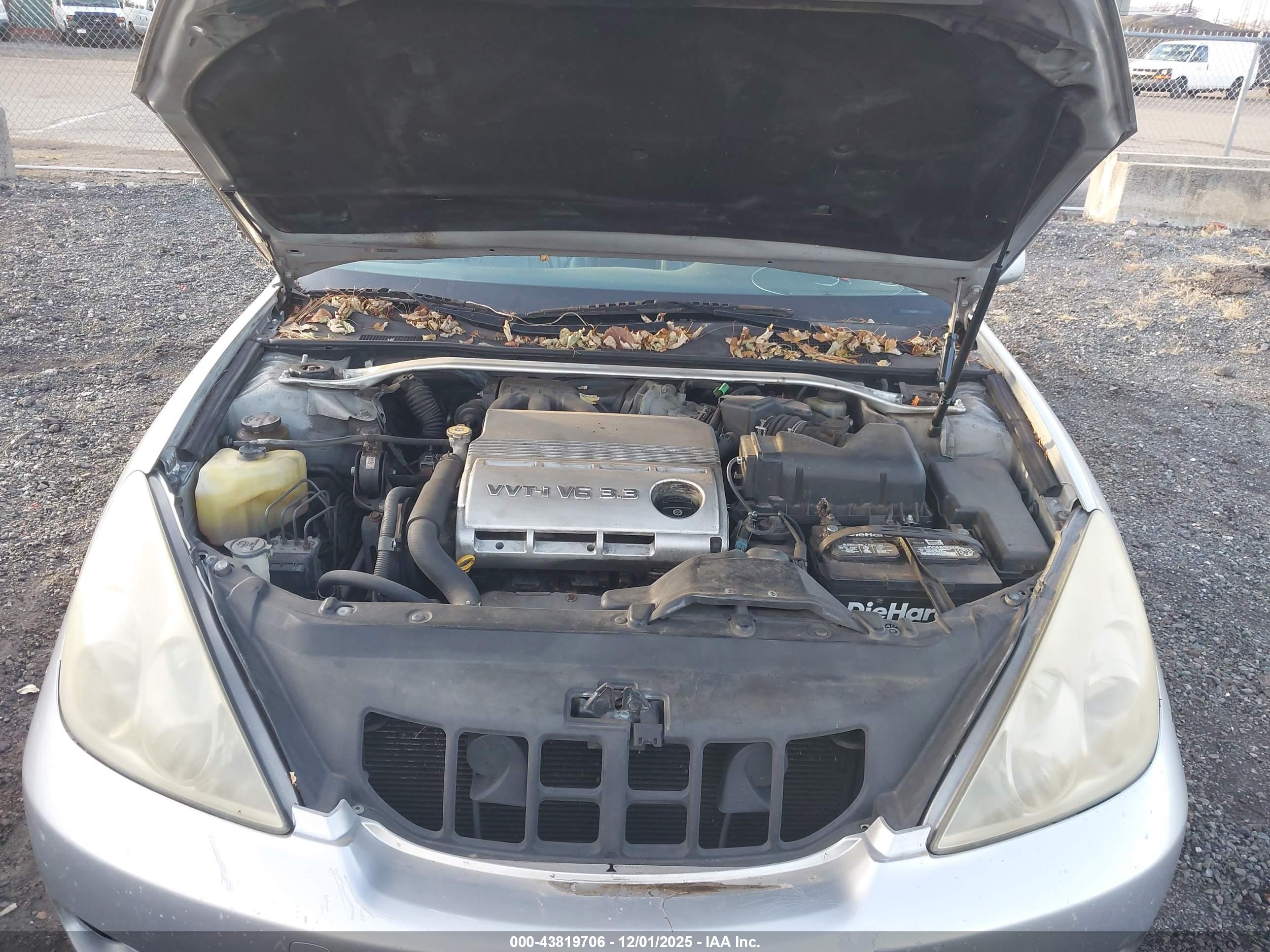 LEXUS ES image 10