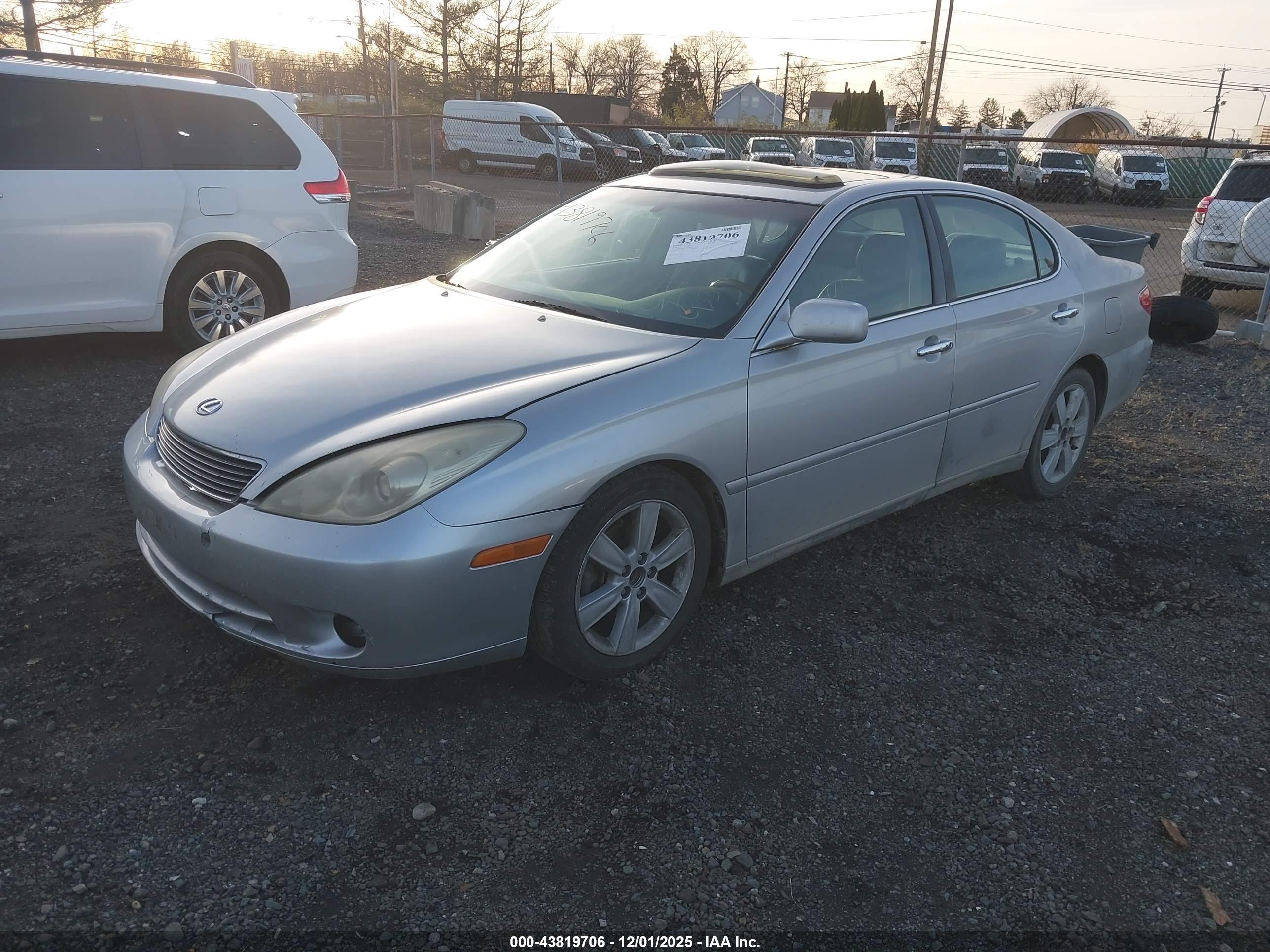 LEXUS ES image 2
