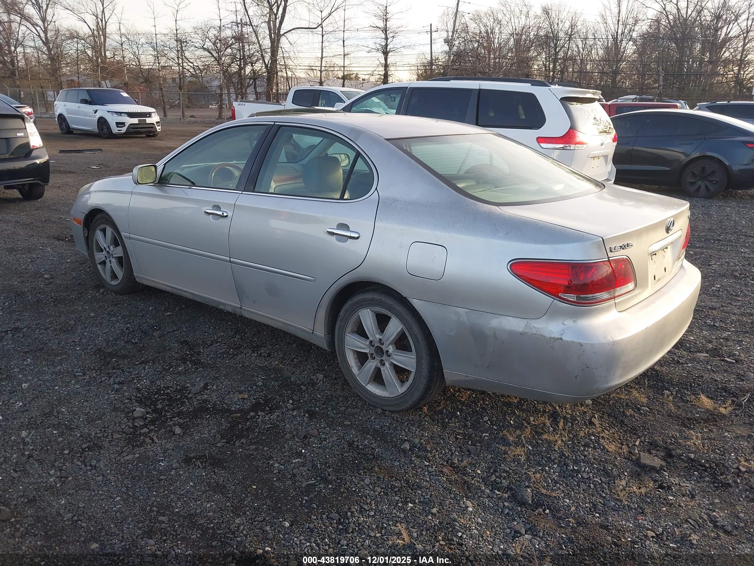 LEXUS ES image 3