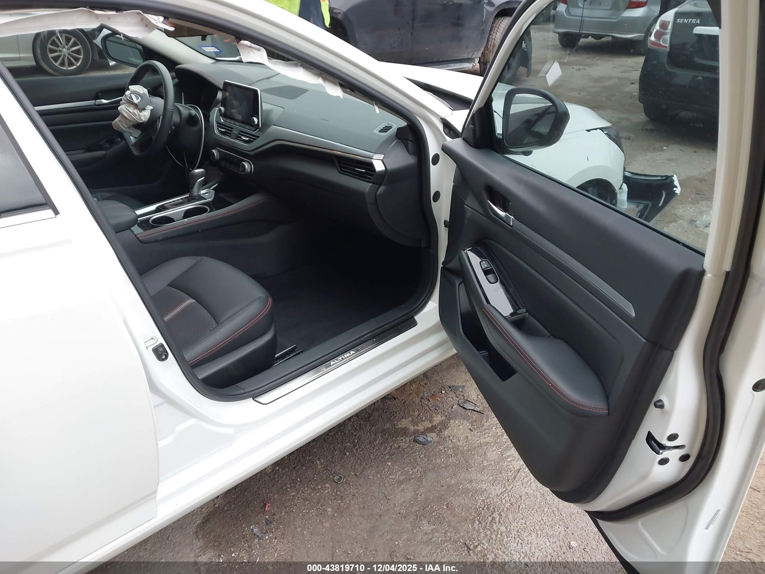 NISSAN ALTIMA image 5