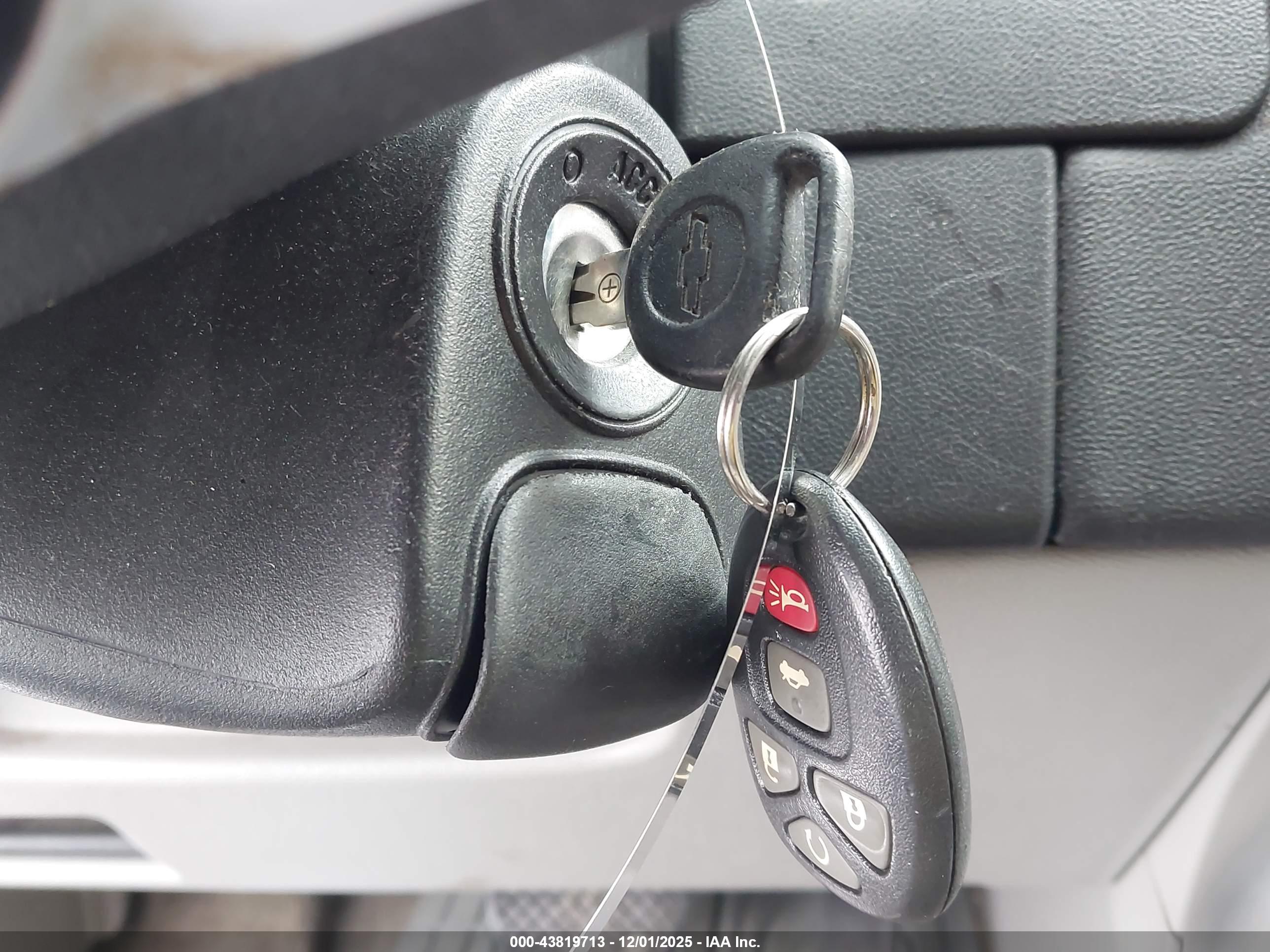 CHEVROLET EQUINOX image 11